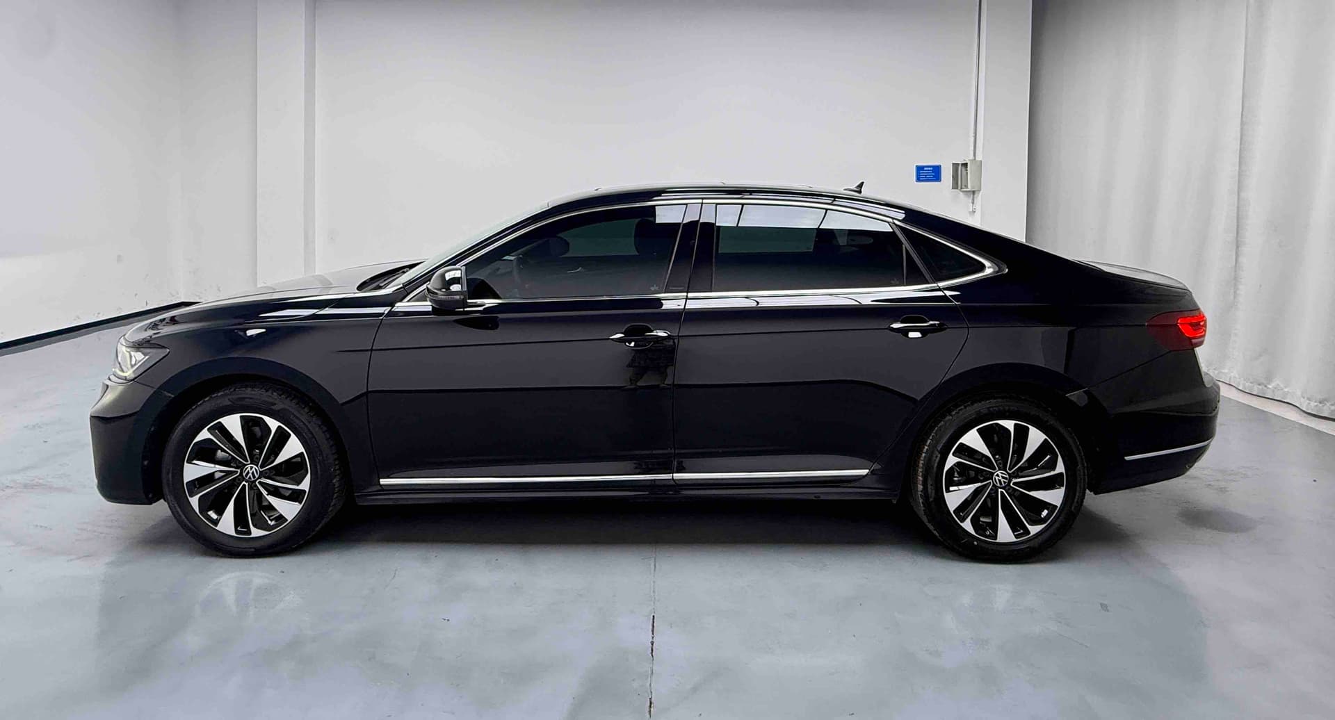 Volkswagen Passat — Миниатюры изображений 4
