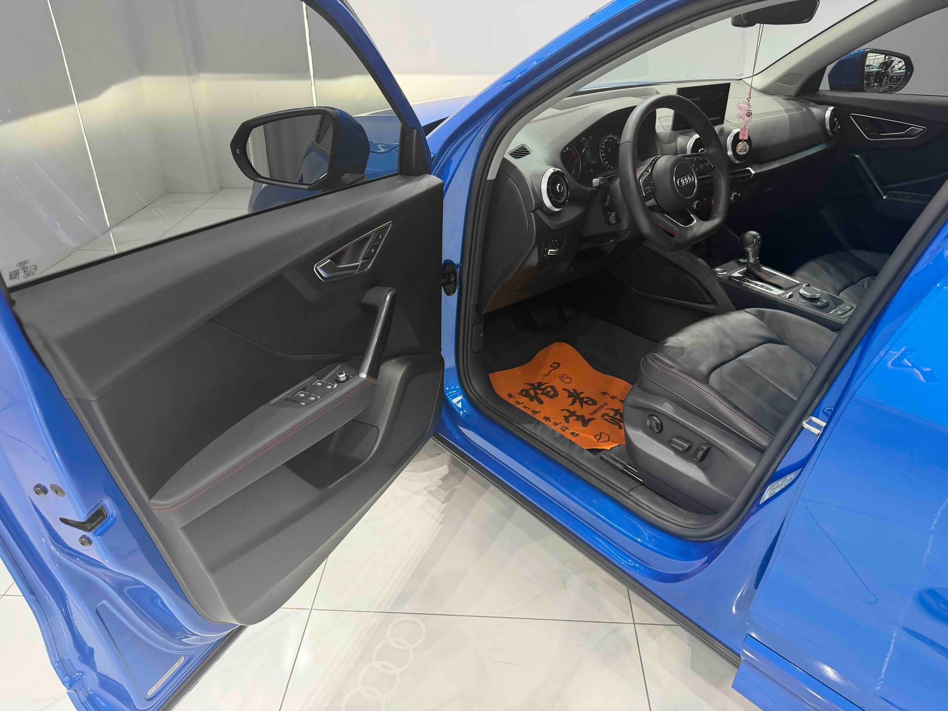 Audi Q2L — 图片缩略图 7