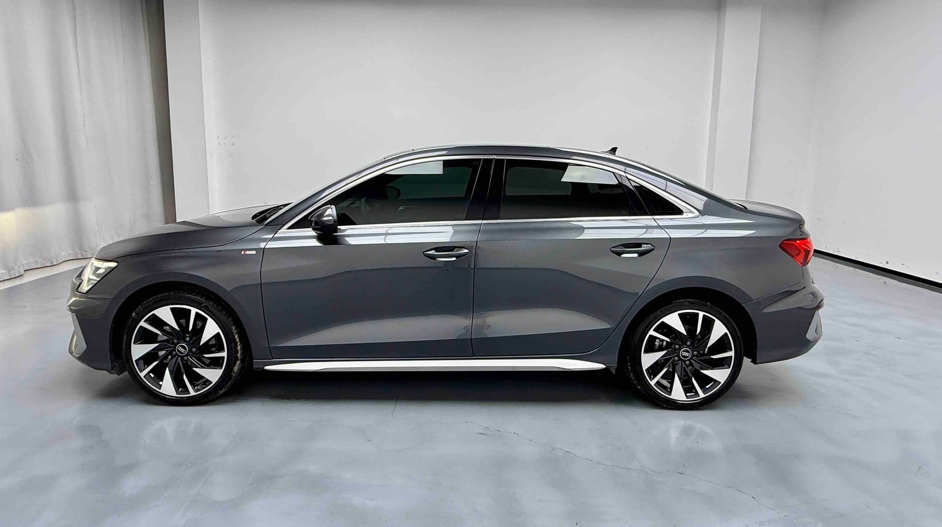 Audi A3 — 图片缩略图 5