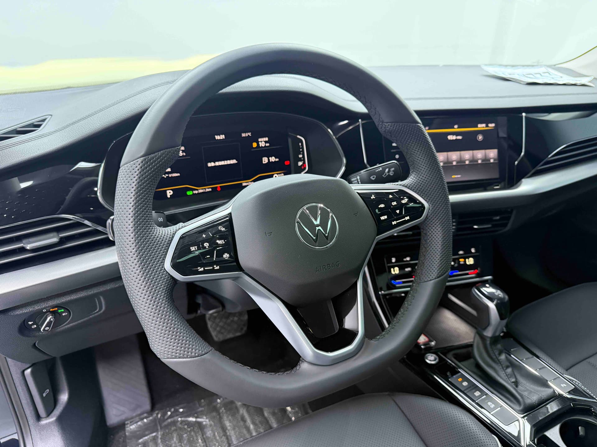 Volkswagen Passat — Миниатюры изображений 7