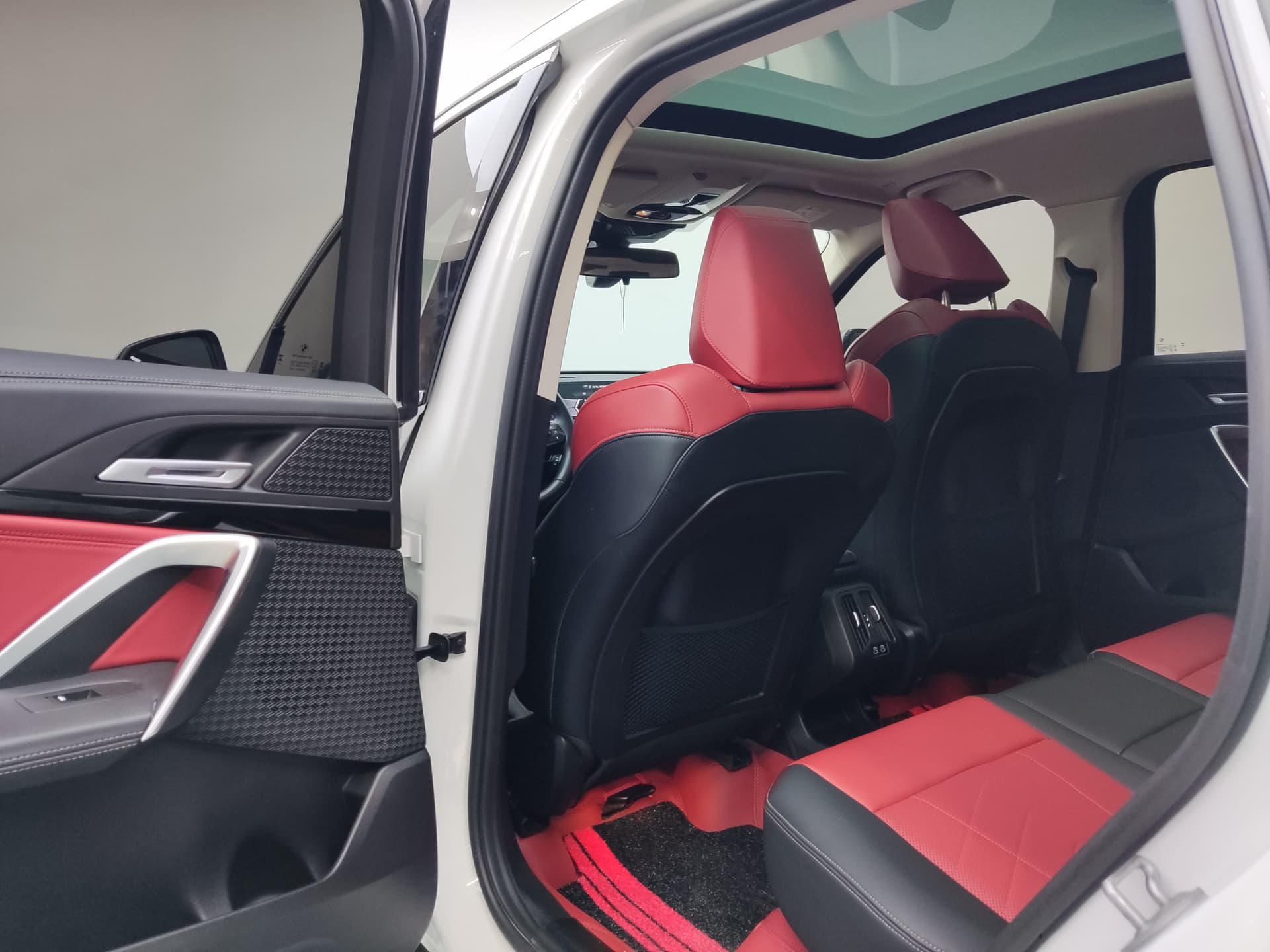 BMW X1 — 图片缩略图 8
