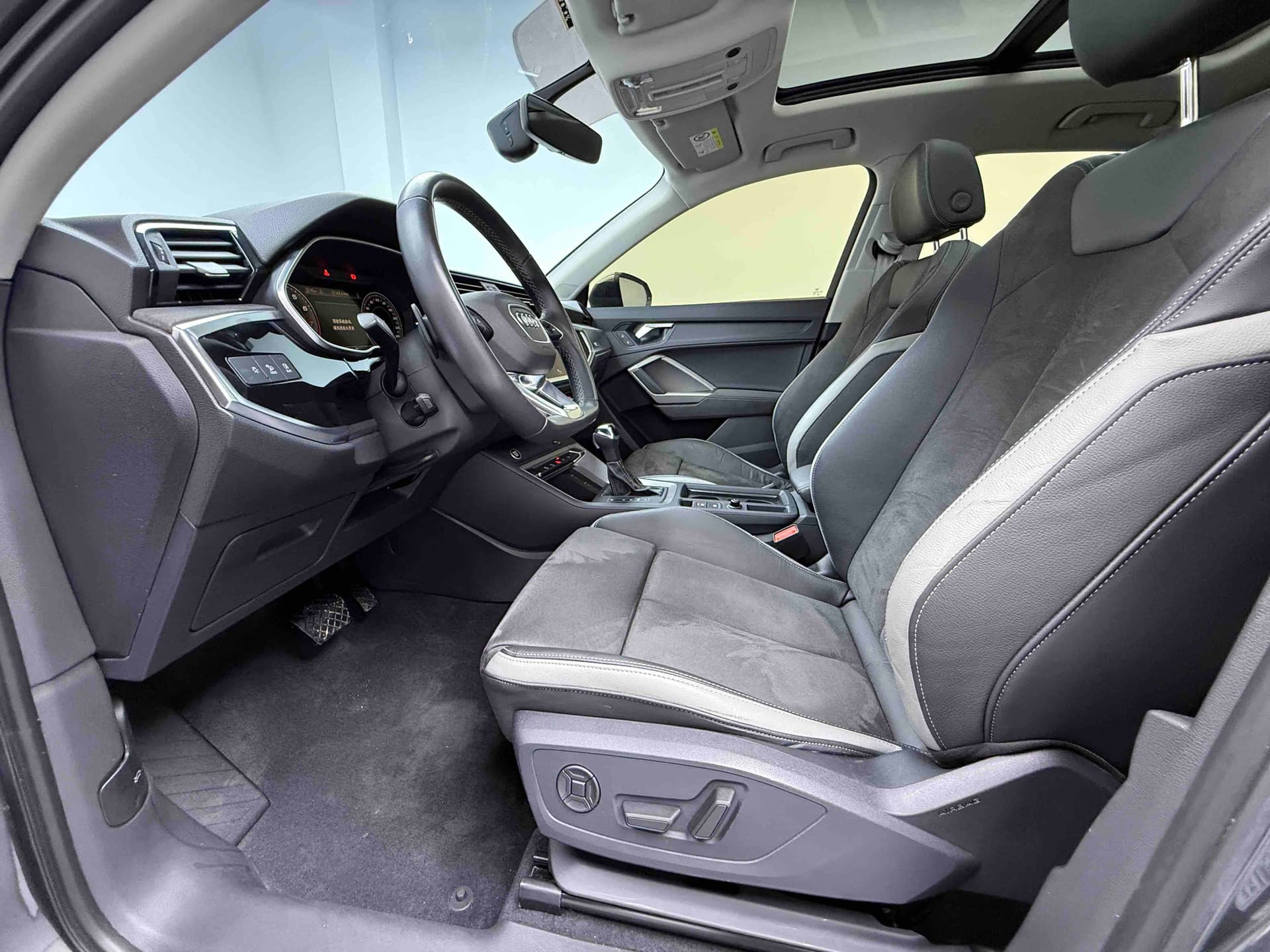 Audi Q3 — 图片缩略图 4