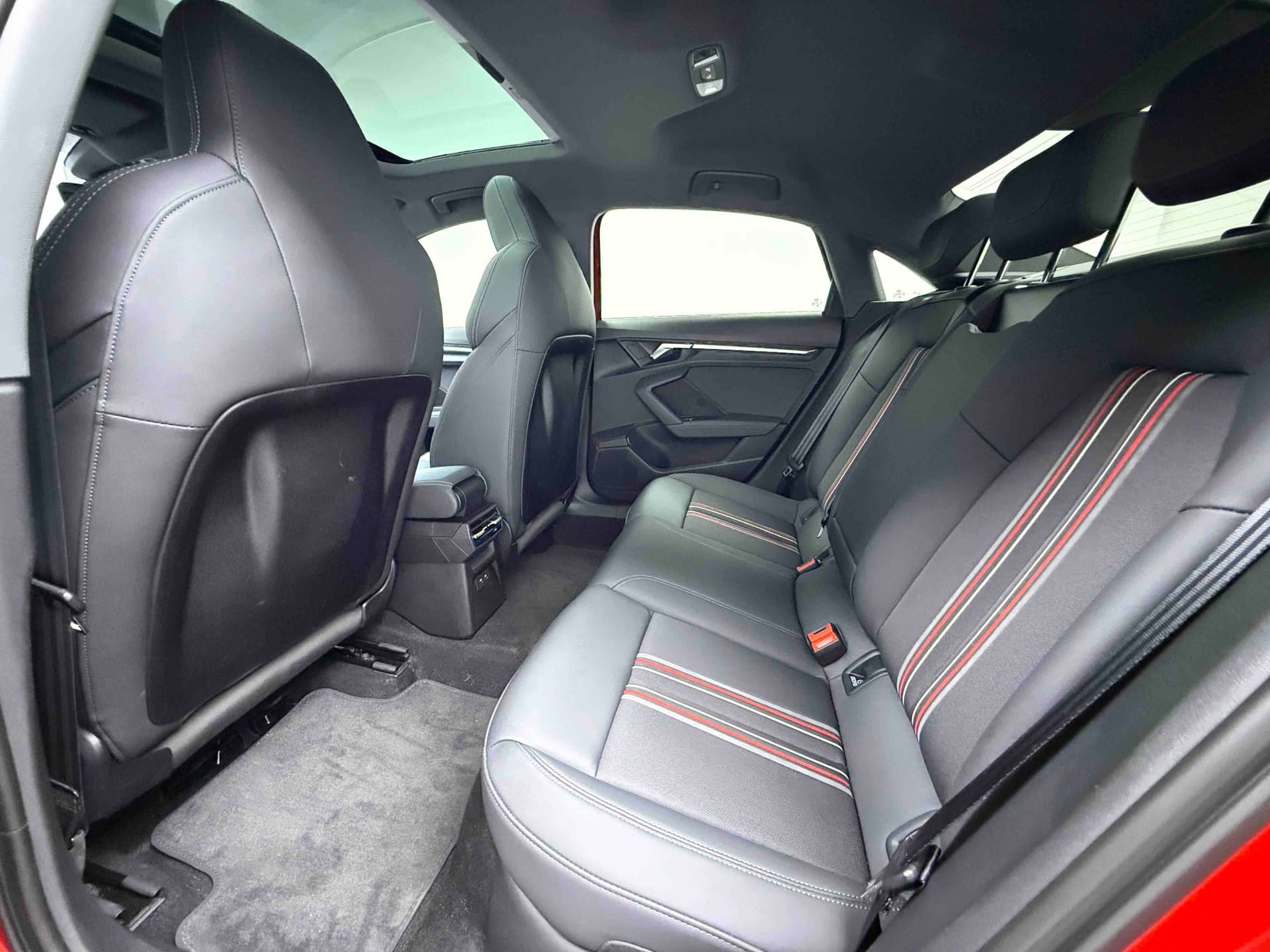 Audi A3 — 图片缩略图 12