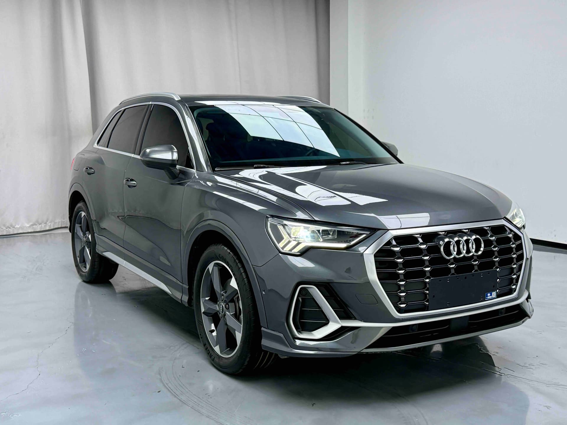 Audi Q3 — 图片缩略图 3