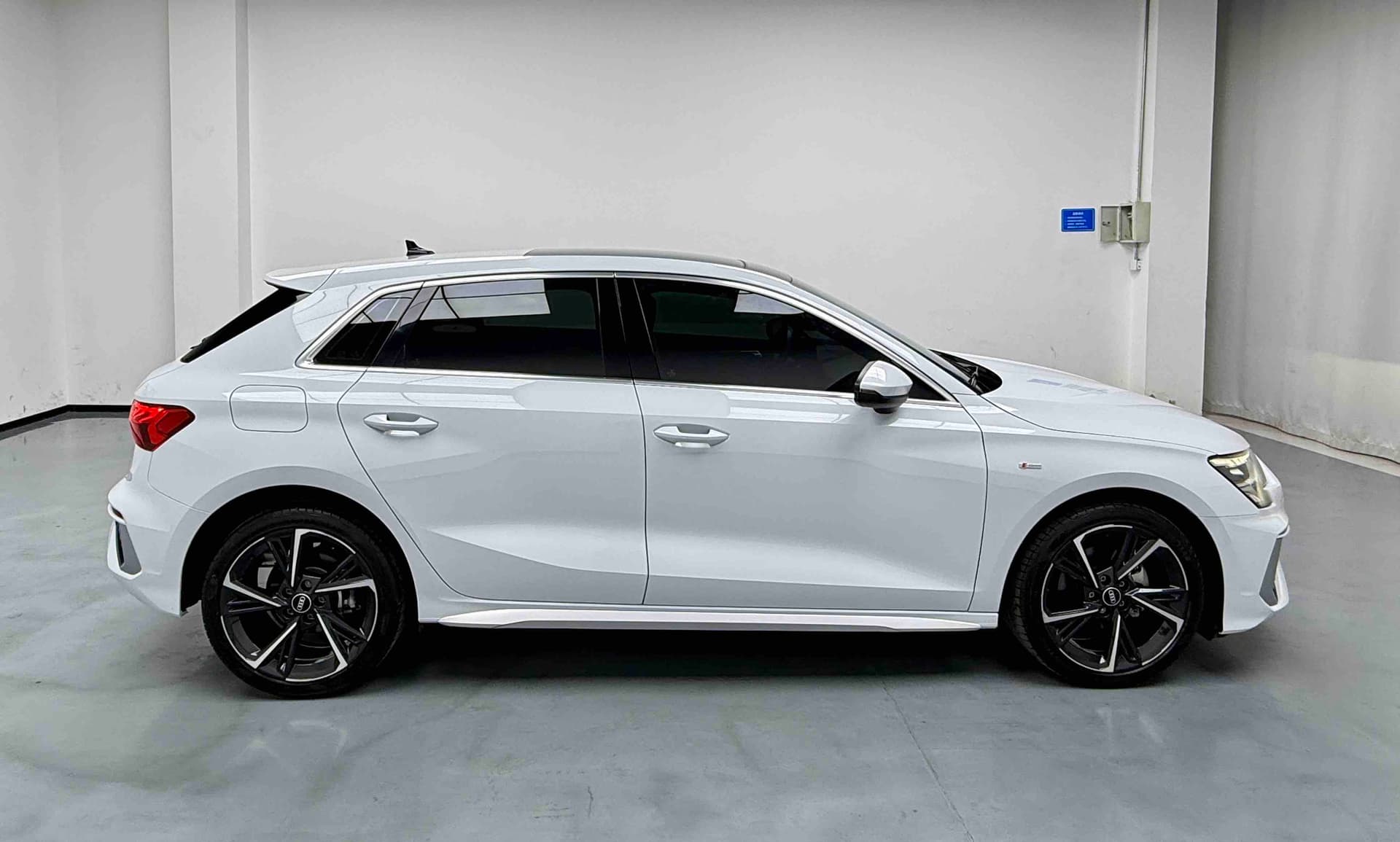 Audi A3 — 图片缩略图 4