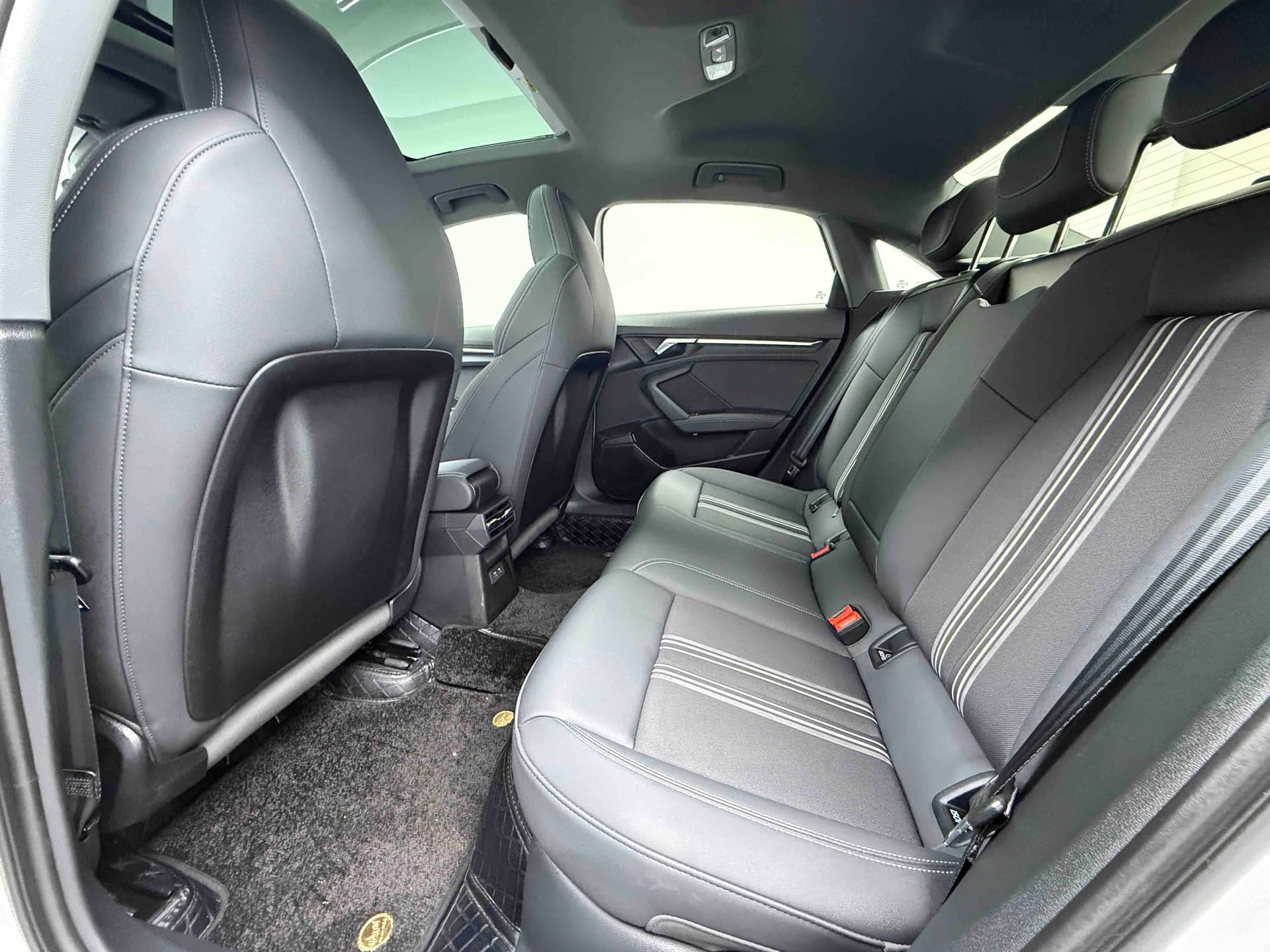 Audi A3 — 图片缩略图 12