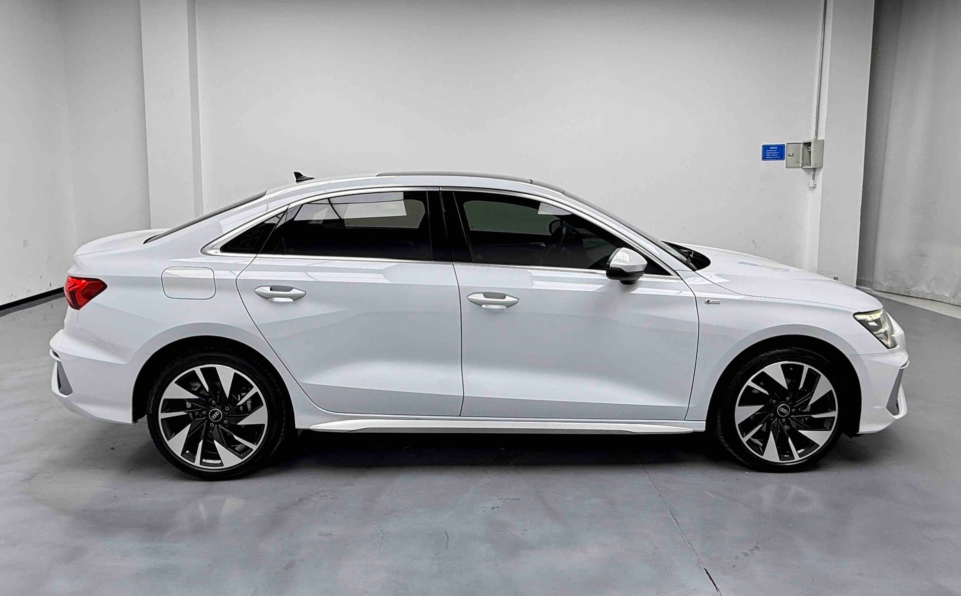 Audi A3 — 图片缩略图 4