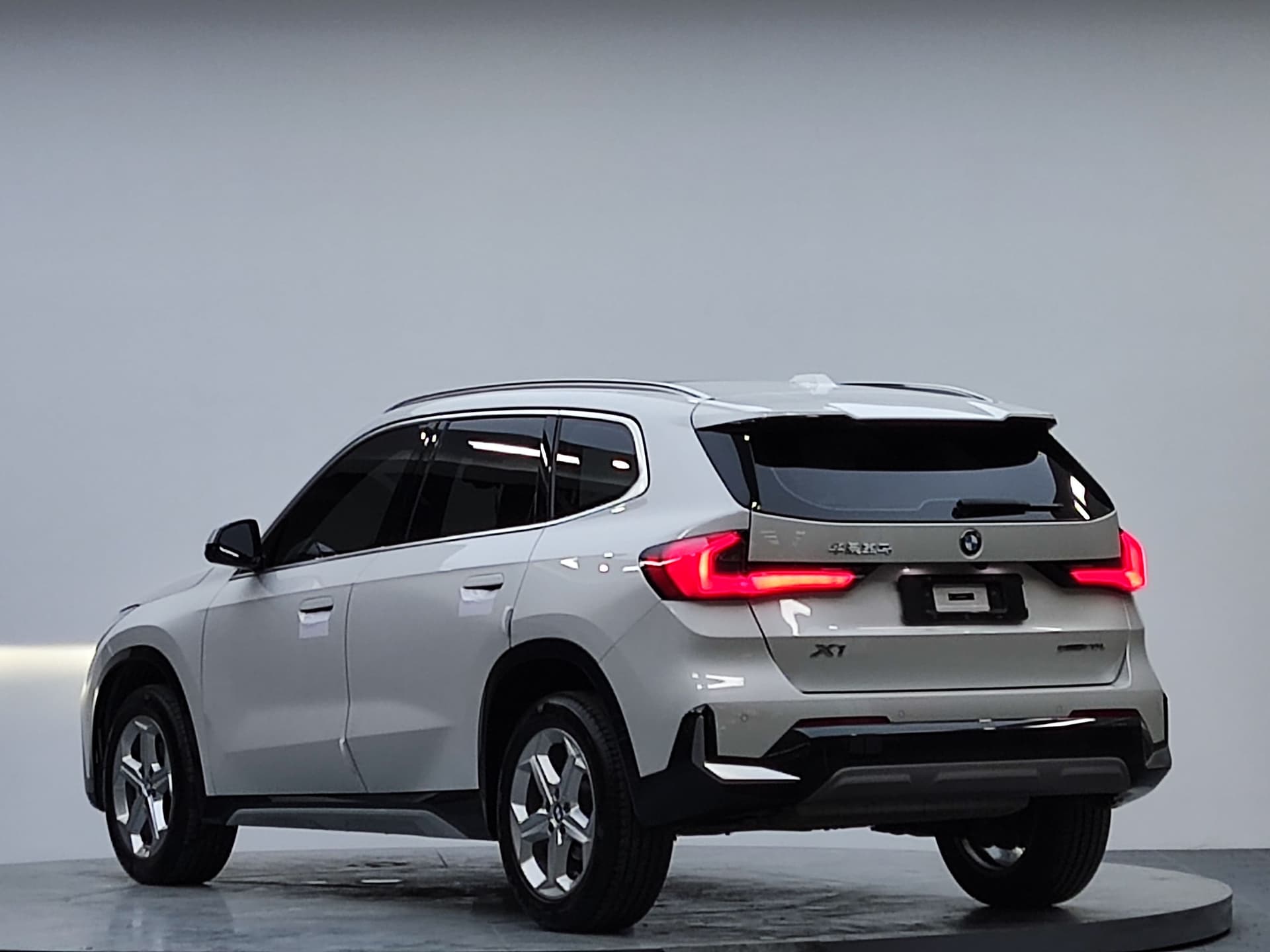 BMW X1 — 图片缩略图 6