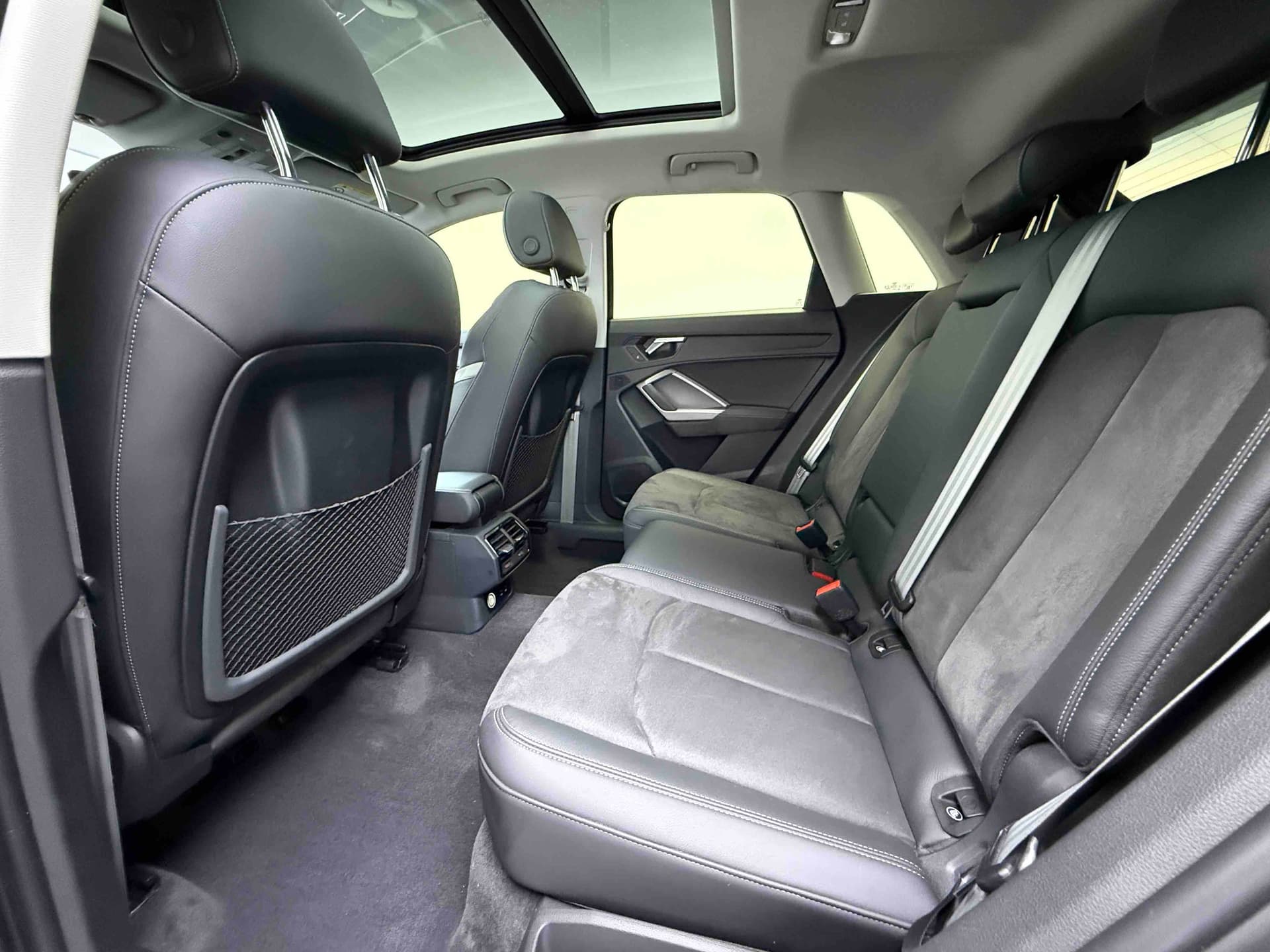 Audi Q3 — 图片缩略图 10