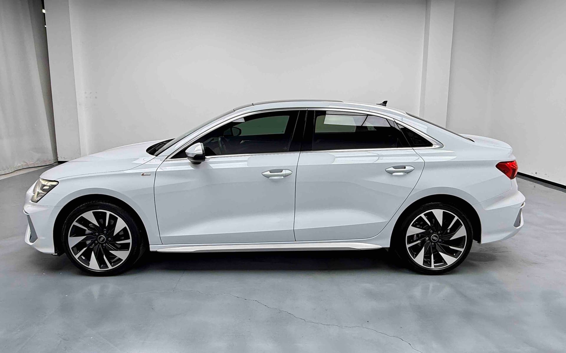 Audi A3 — 图片缩略图 5