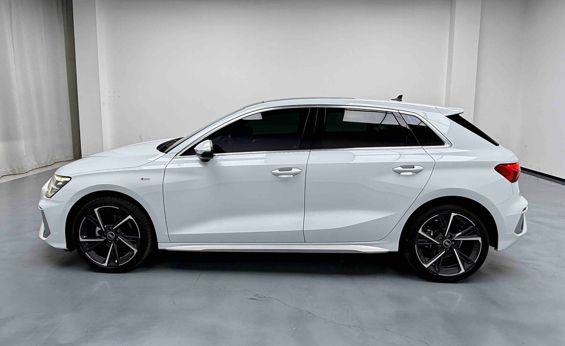 Audi A3 — 图片缩略图 5