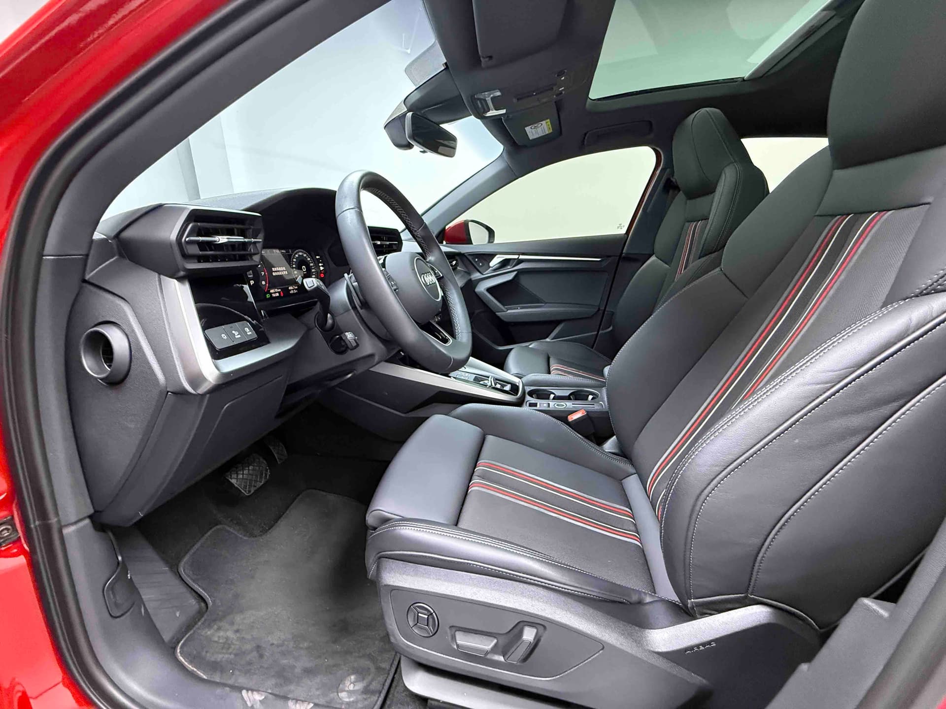 Audi A3 — 图片缩略图 6