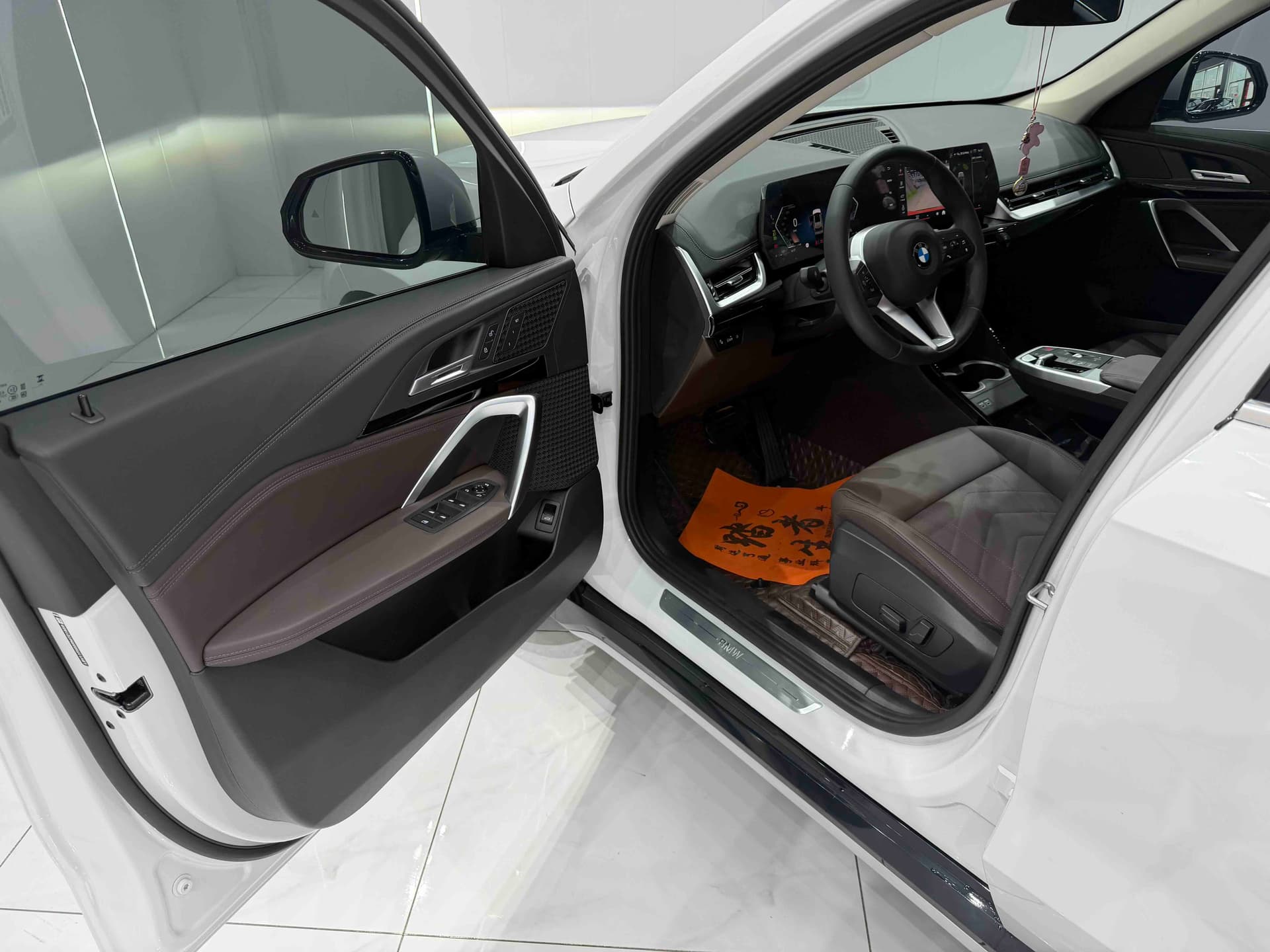 BMW X1 — 图片缩略图 7