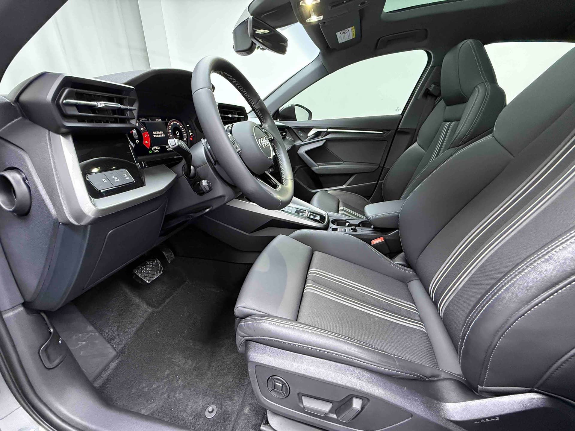 Audi A3 — 图片缩略图 9