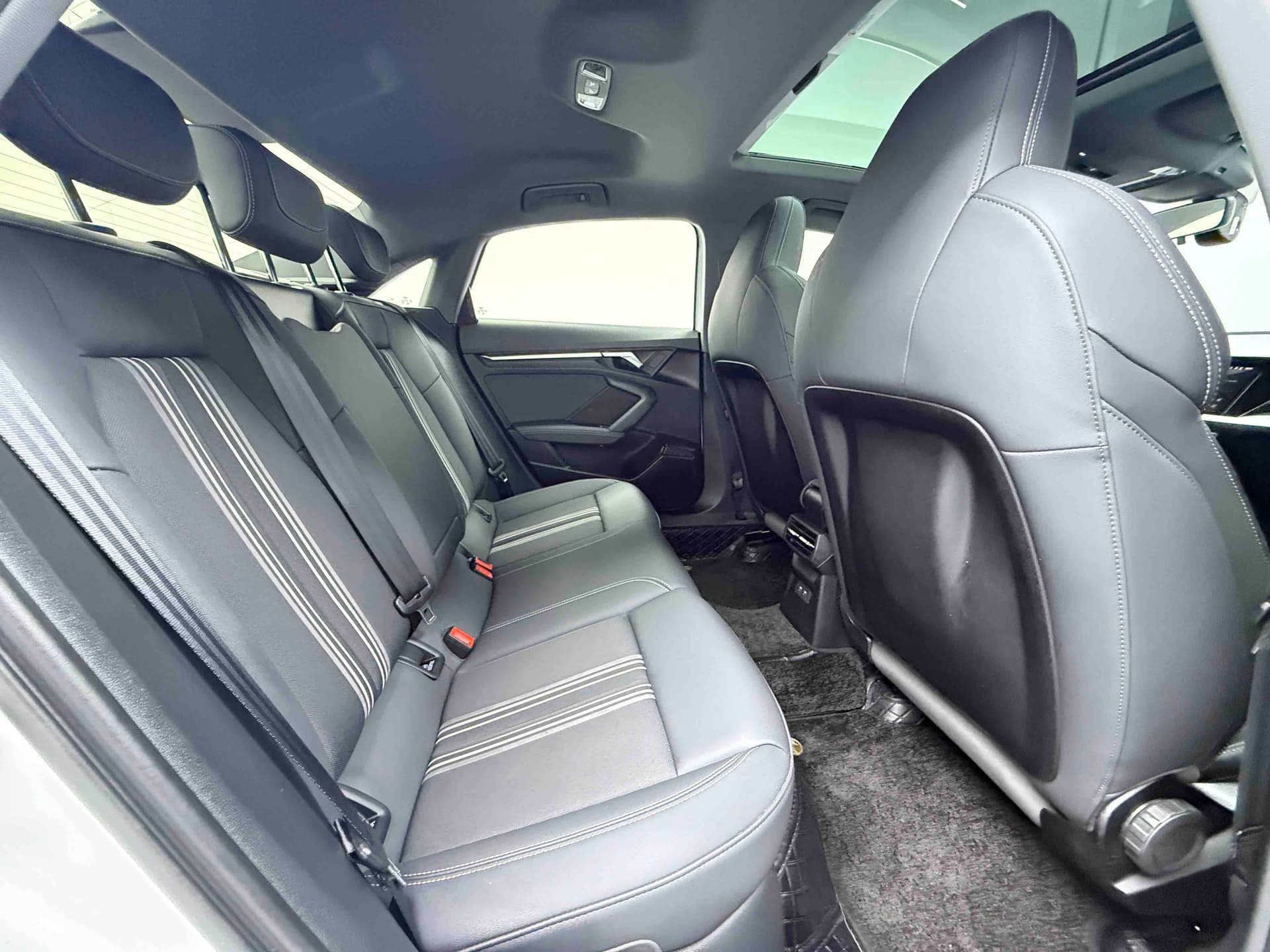 Audi A3 — 图片缩略图 13