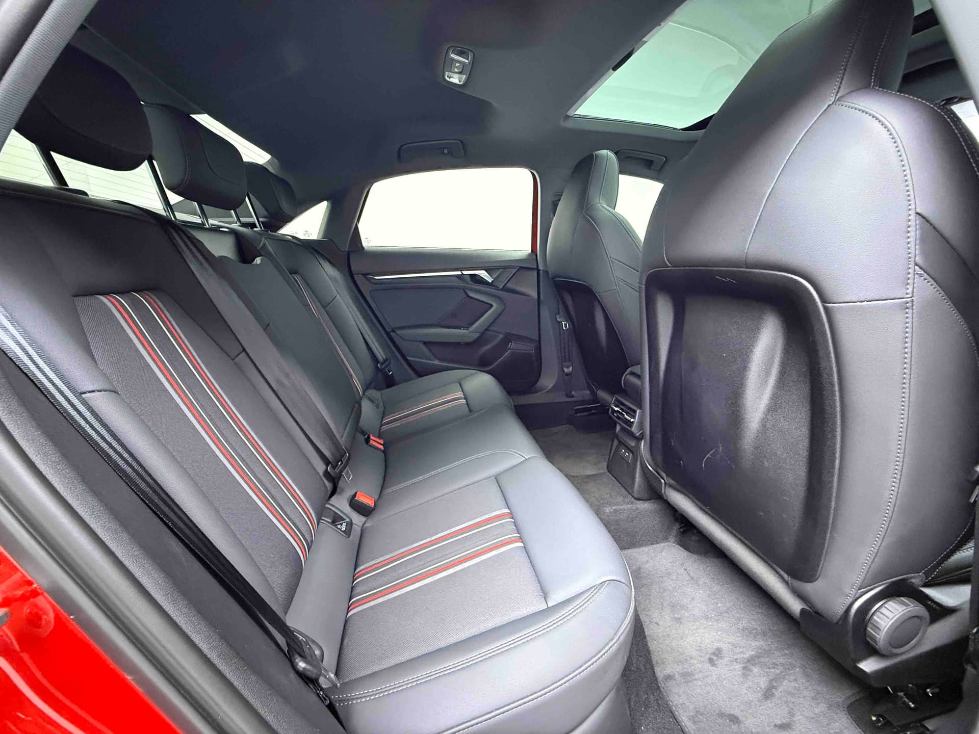 Audi A3 — 图片缩略图 13