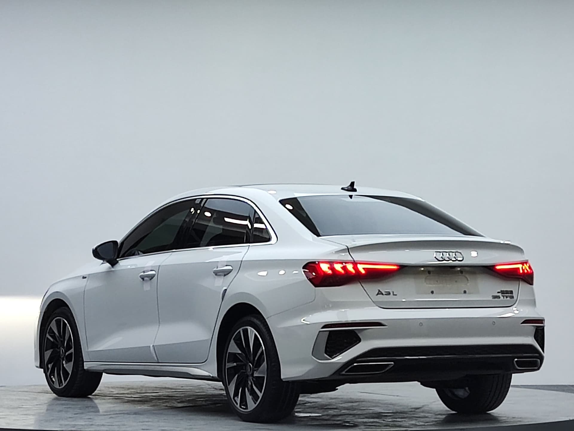 Audi A3 — 图片缩略图 6