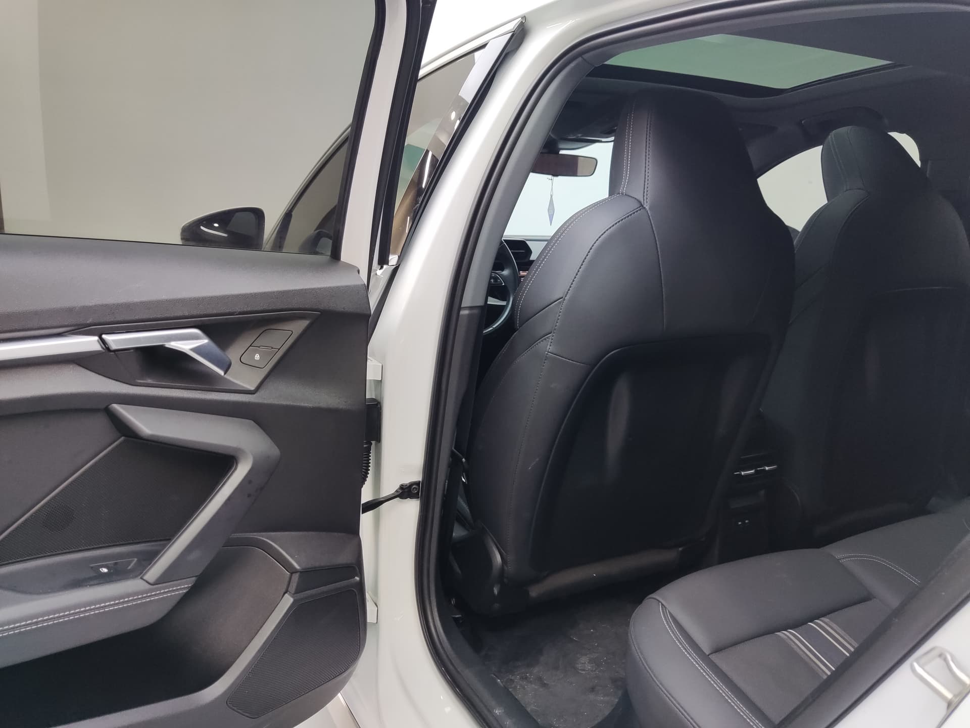 Audi A3 — 图片缩略图 8