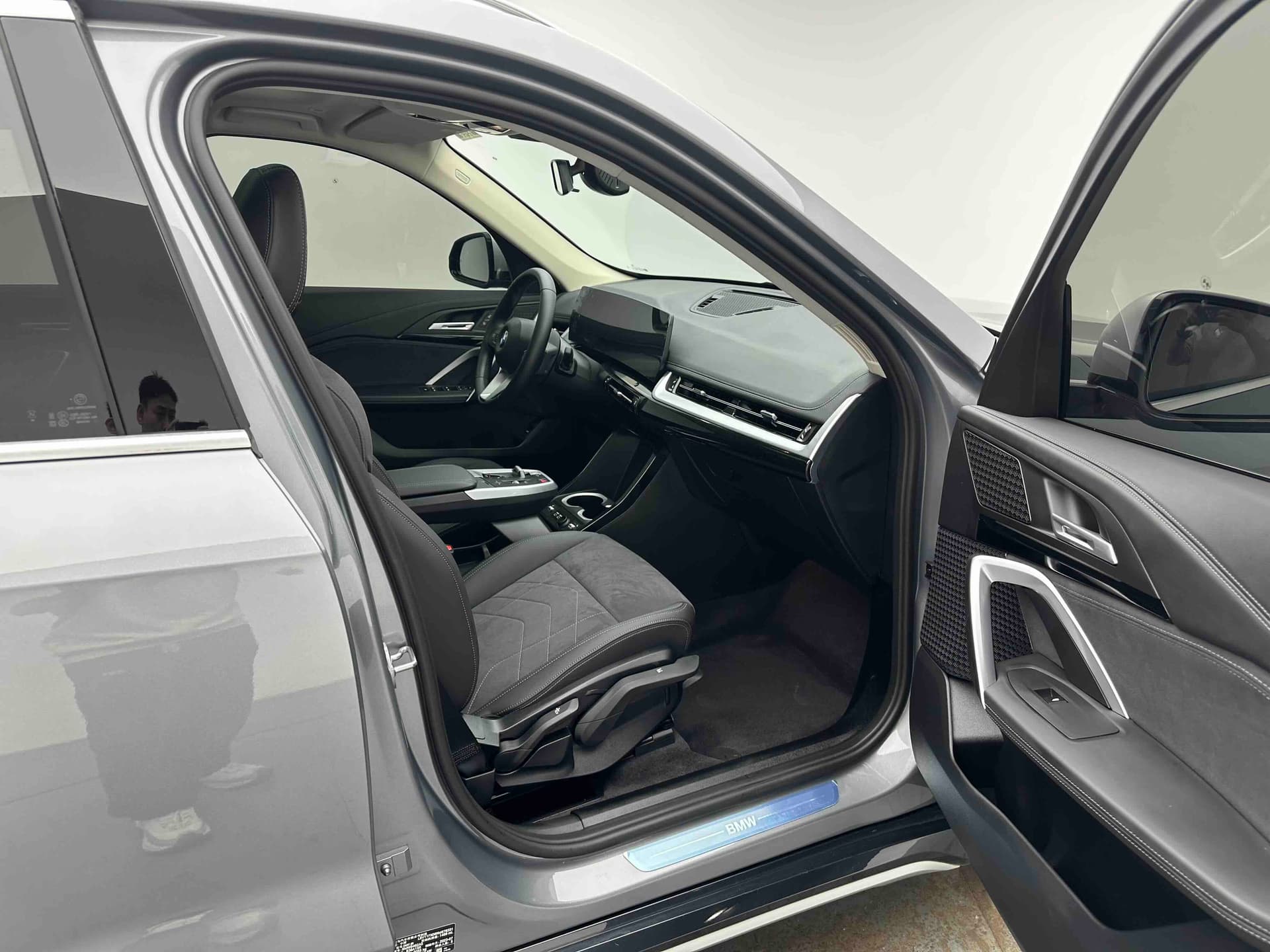 2023 BMW X1 sDrive20Li X Design Package — Image thumbnails 7