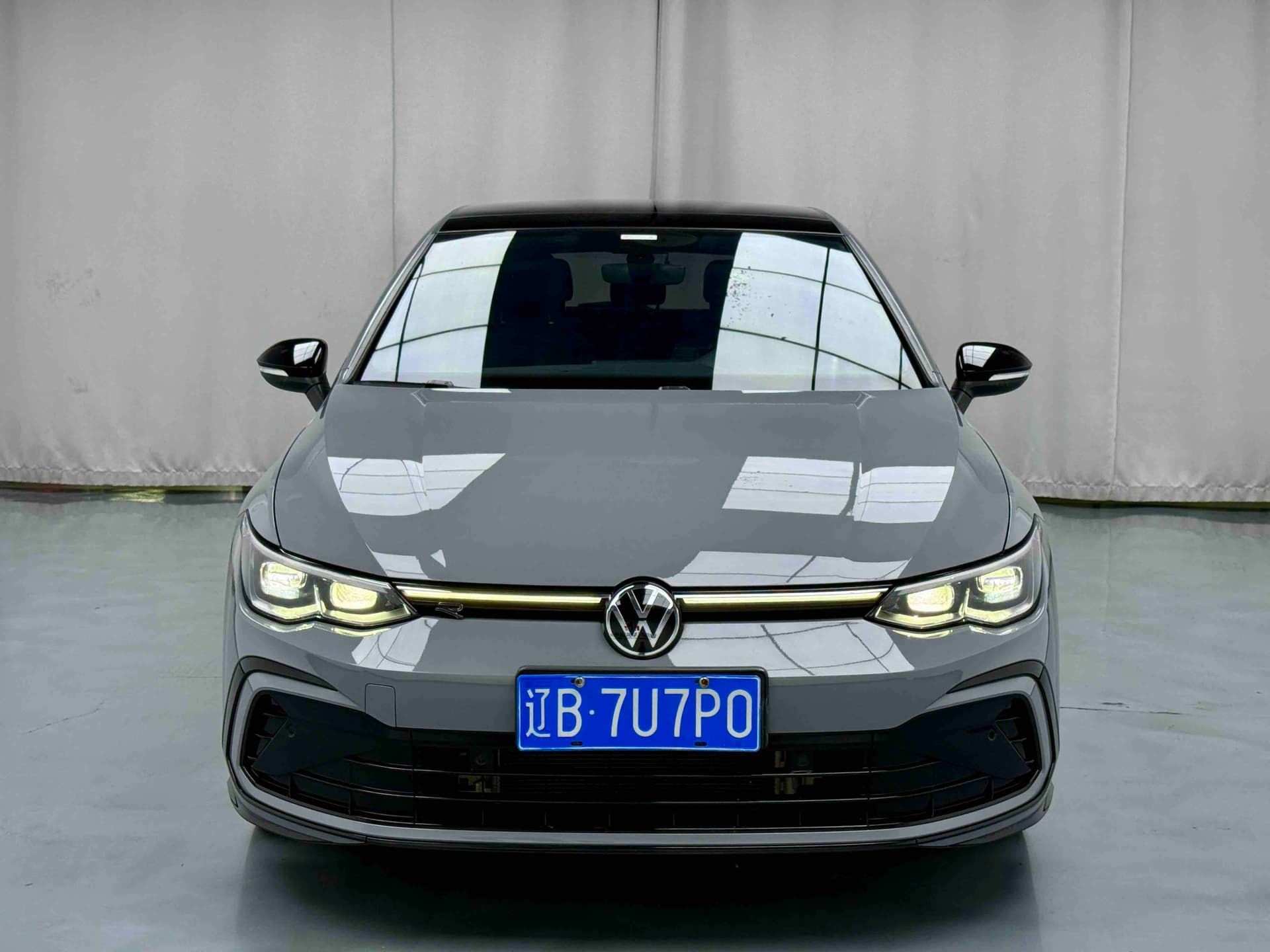 Volkswagen Golf — 2