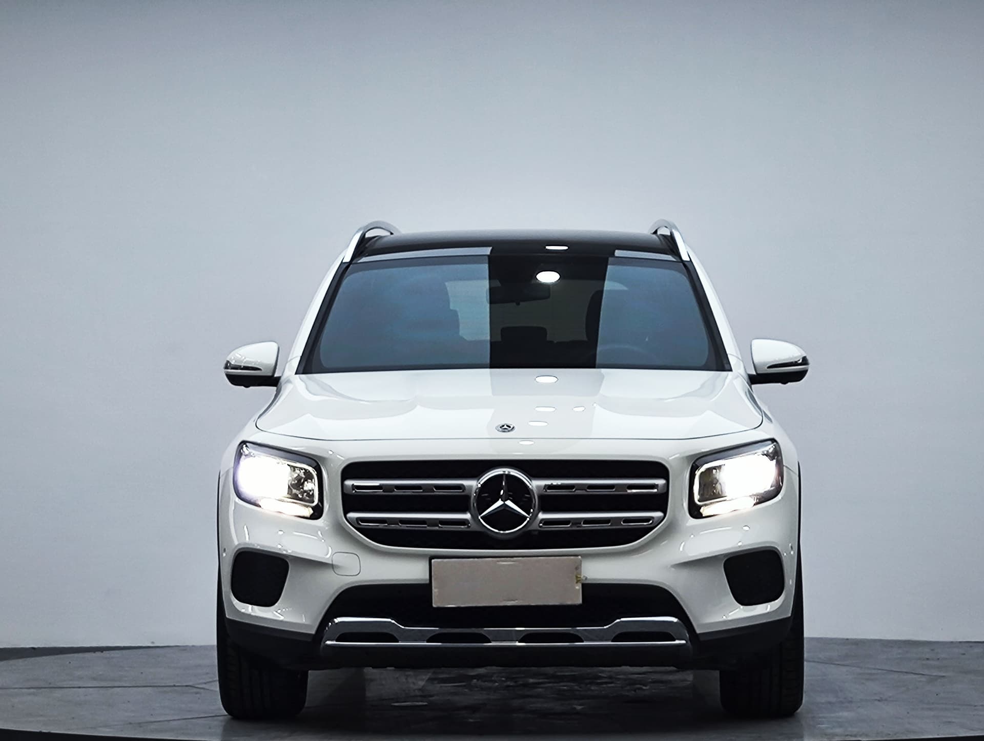 Mercedes-Benz GLB — 图片缩略图 3