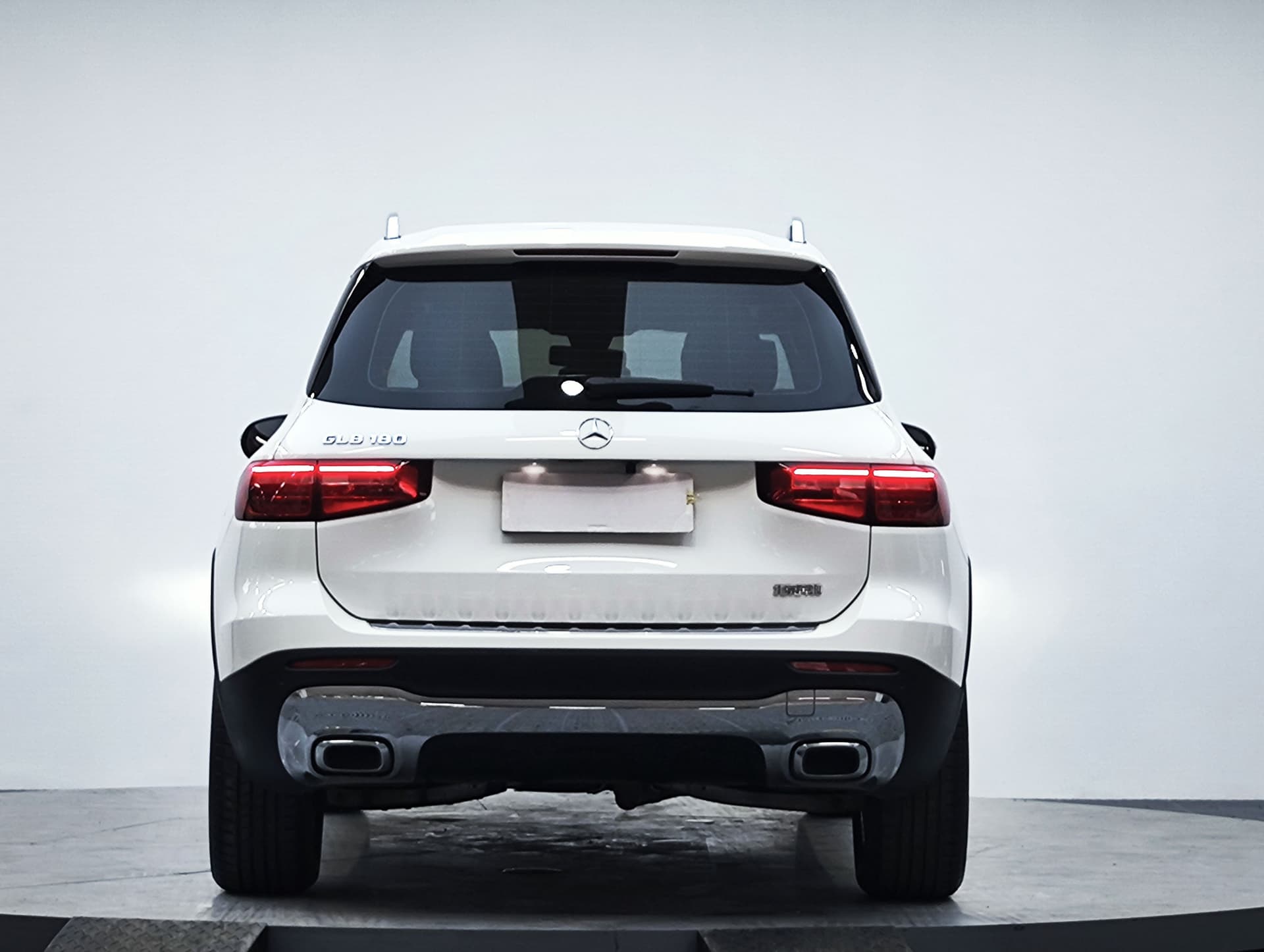 Mercedes-Benz GLB — 图片缩略图 7