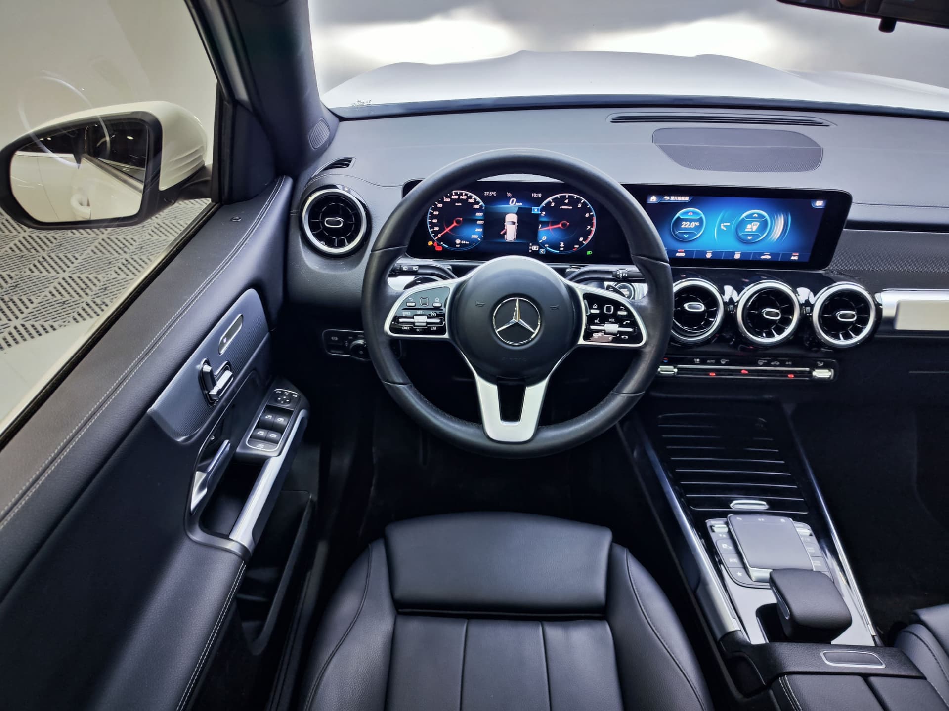Mercedes-Benz GLB — 图片缩略图 11