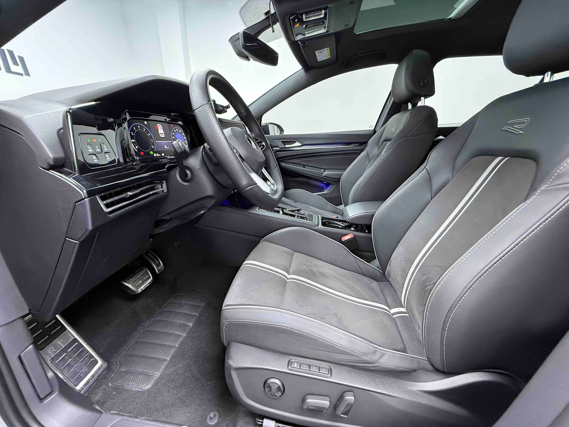 Volkswagen Golf — Image thumbnails 4