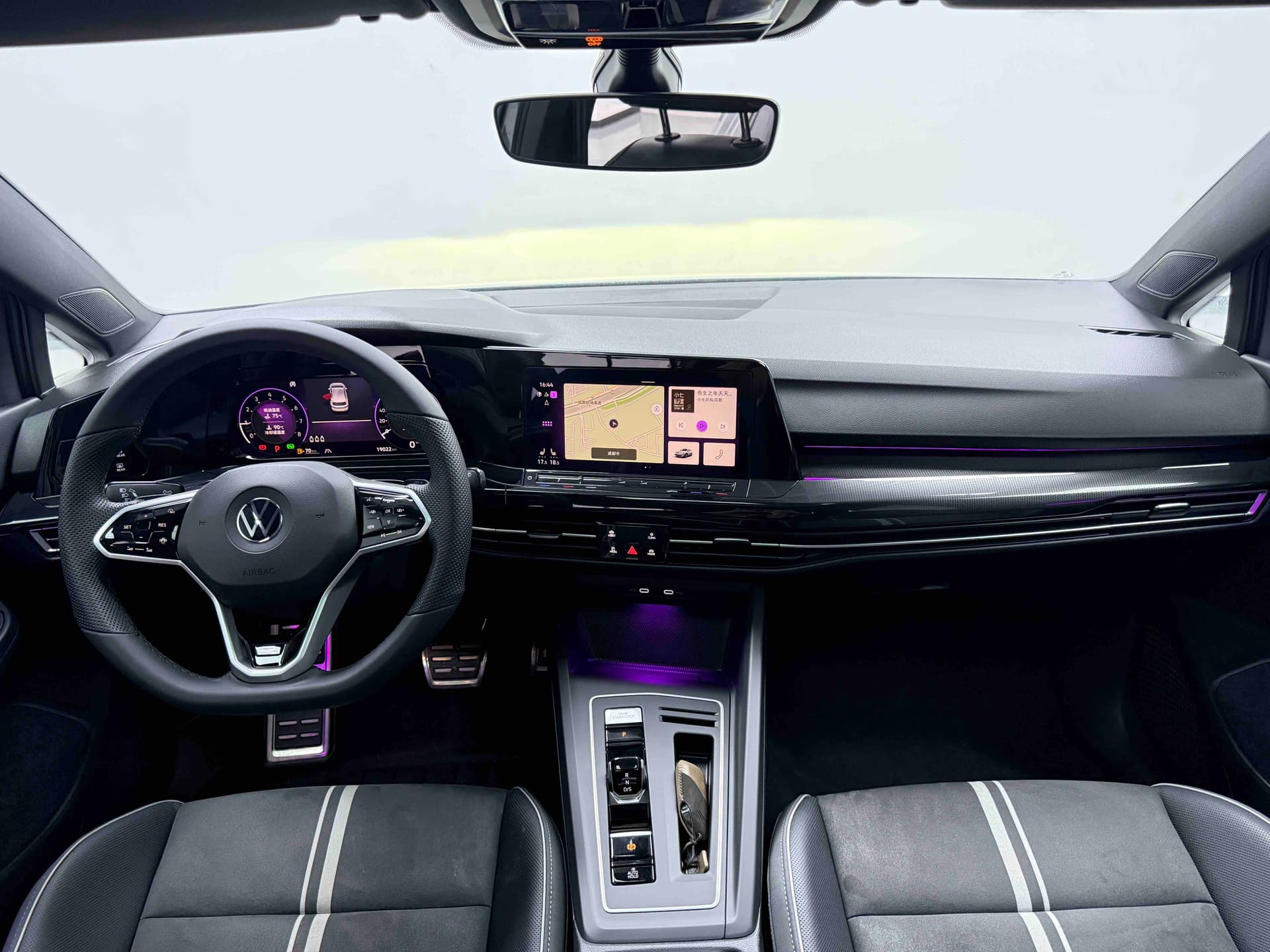 Volkswagen Golf — Image thumbnails 8