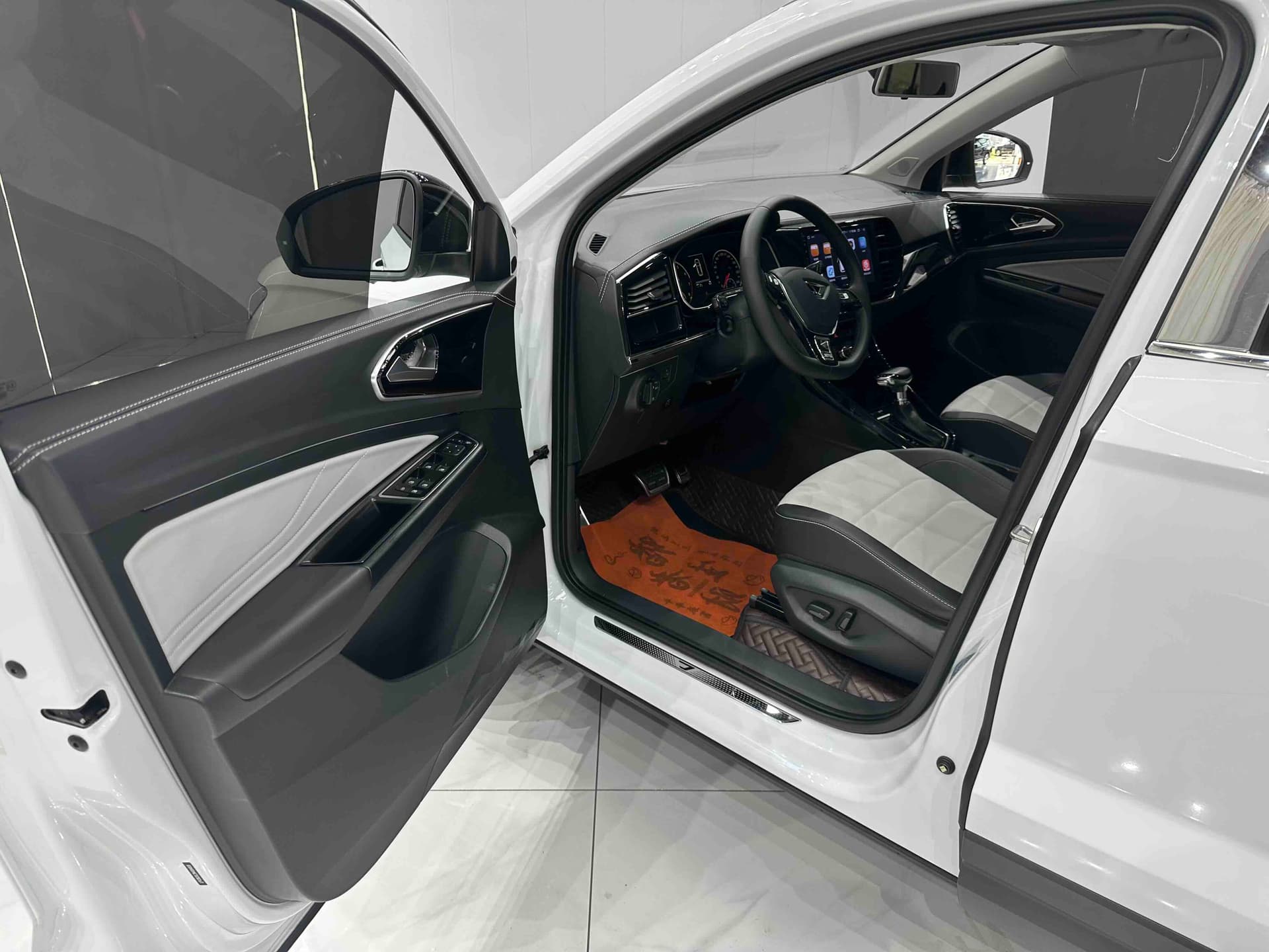 Jetta VS7 — Image thumbnails 7
