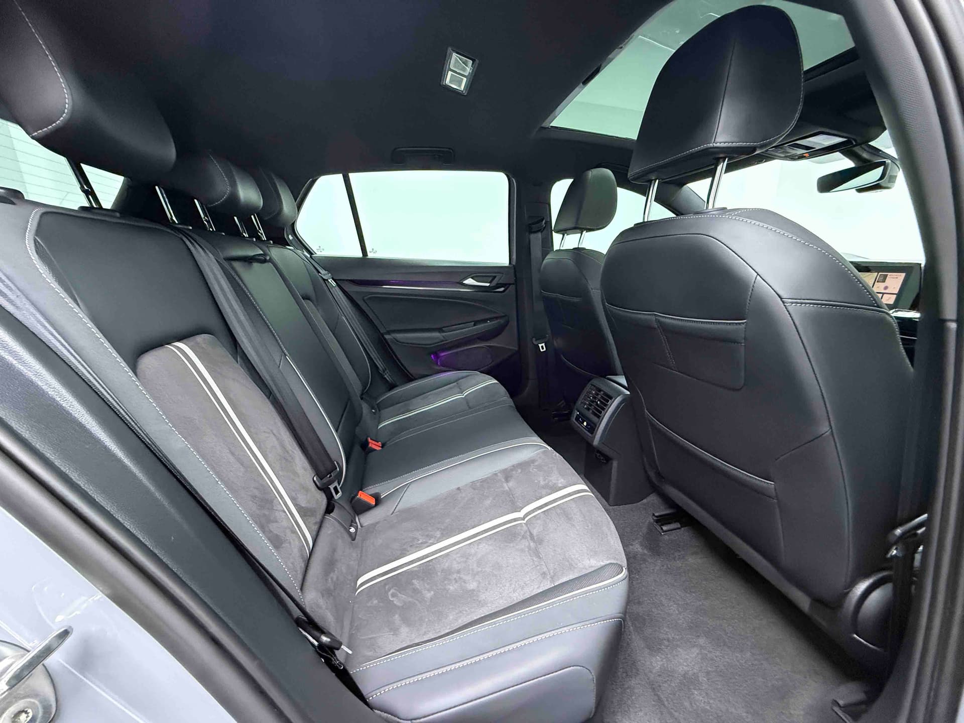 Volkswagen Golf — Image thumbnails 12