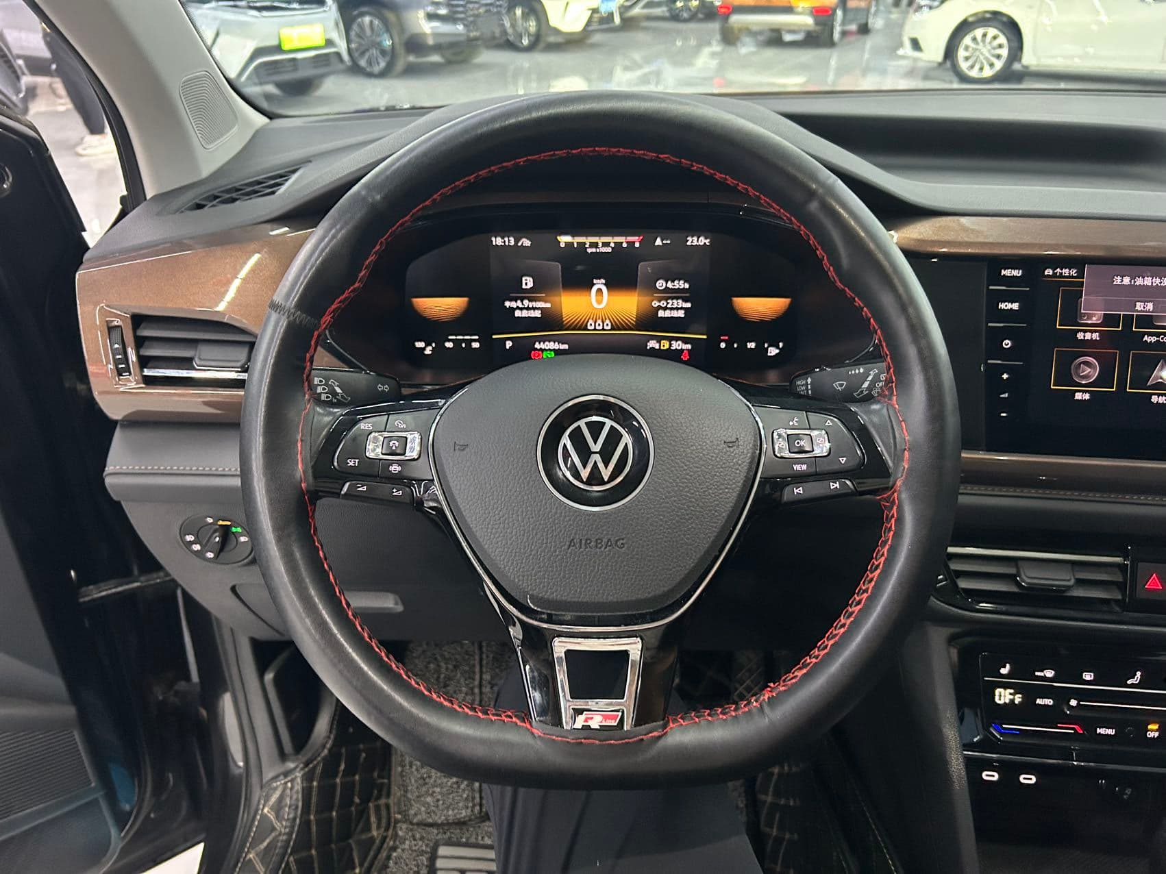 Volkswagen Tharu — Image thumbnails 8
