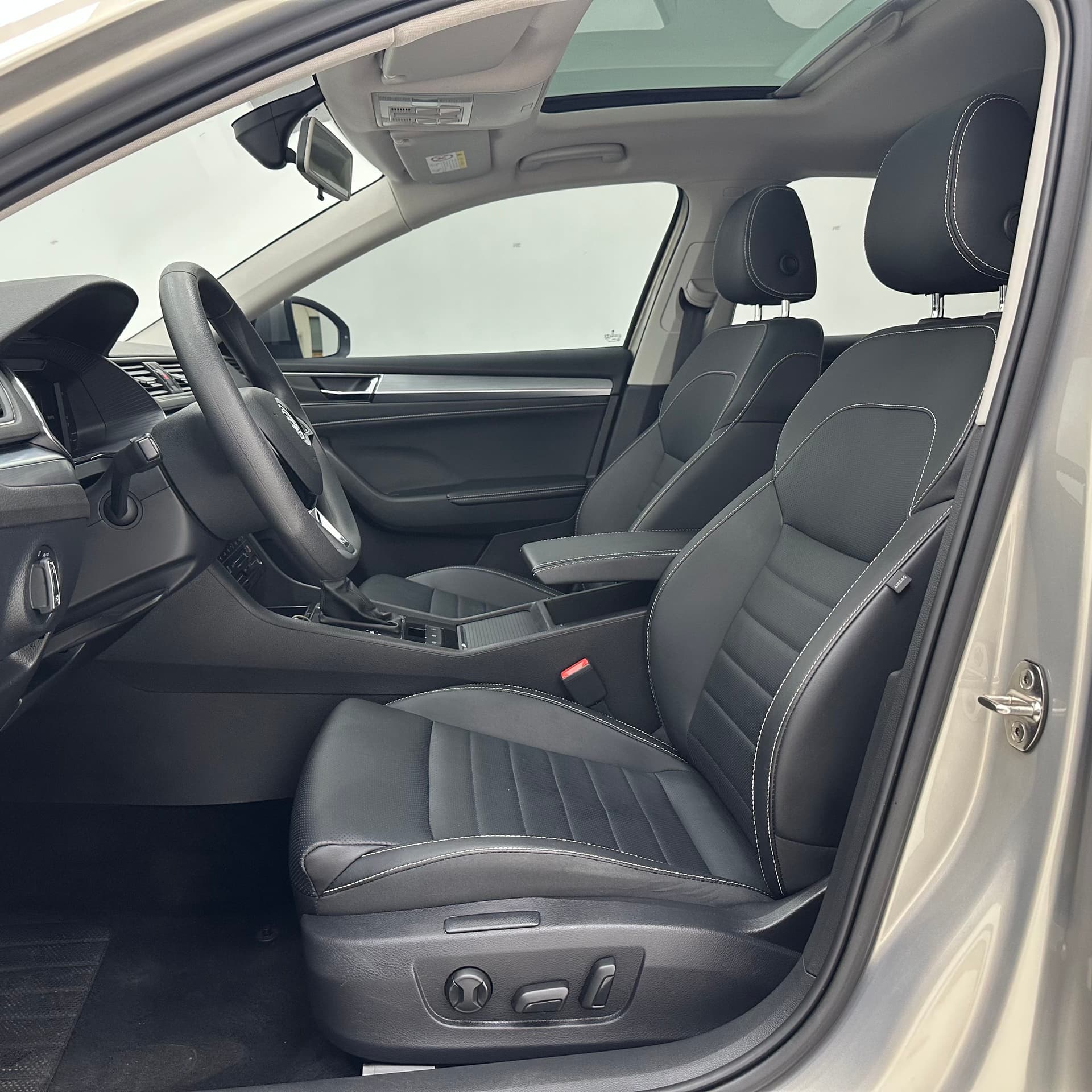 2022 Superb TSI280 DSG Premium Edition — Миниатюры изображений 7