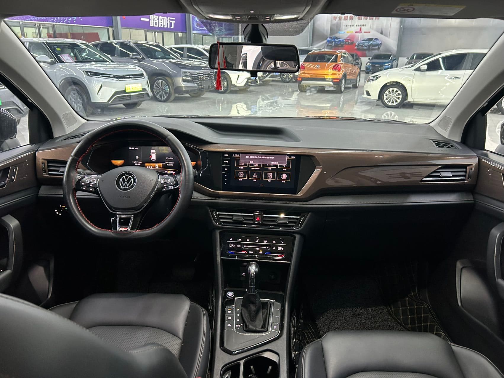 Volkswagen Tharu — Image thumbnails 11
