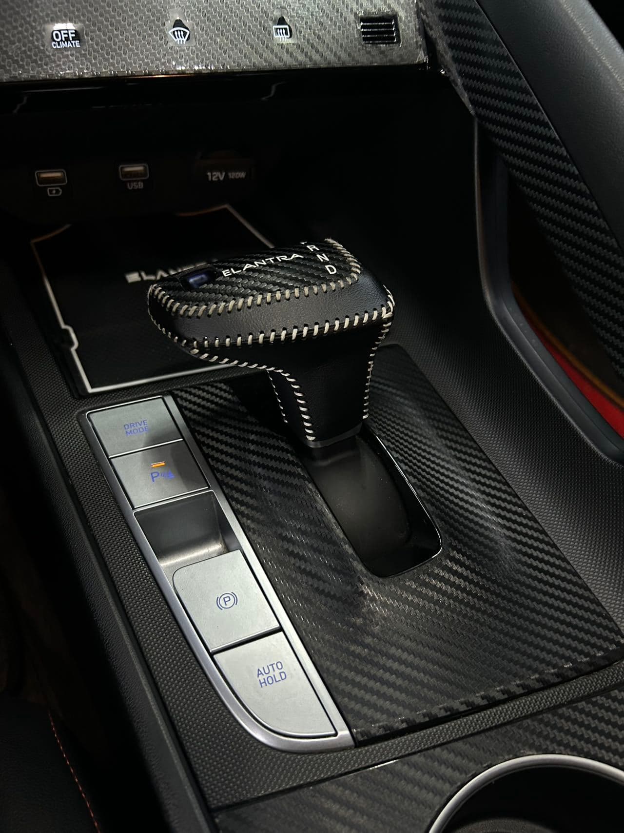 Hyundai Elantra — Image thumbnails 10