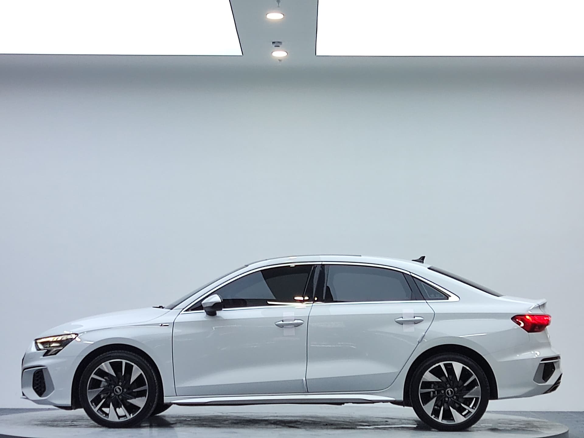 Audi A3 — 图片缩略图 5