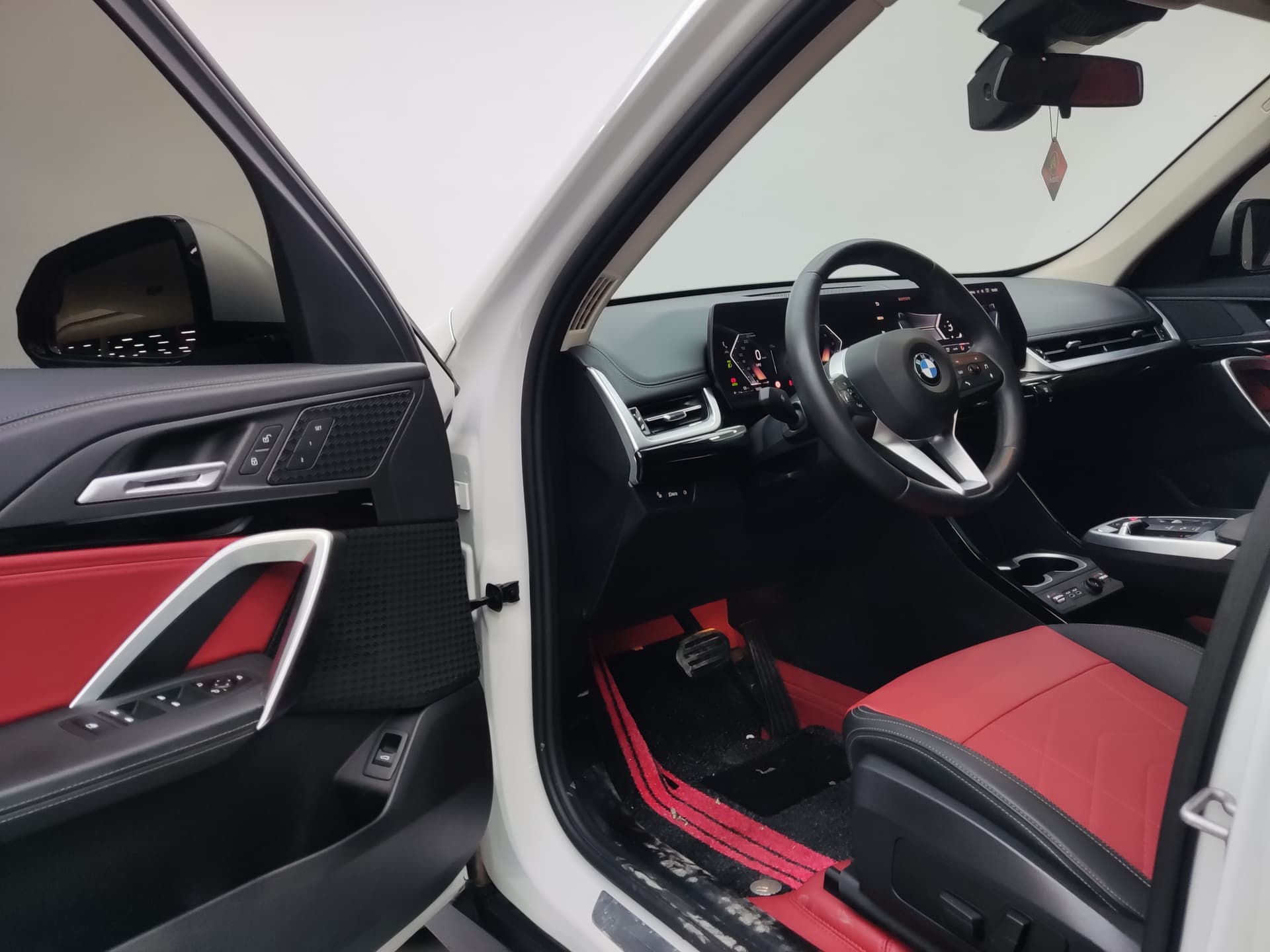BMW X1 — 图片缩略图 9
