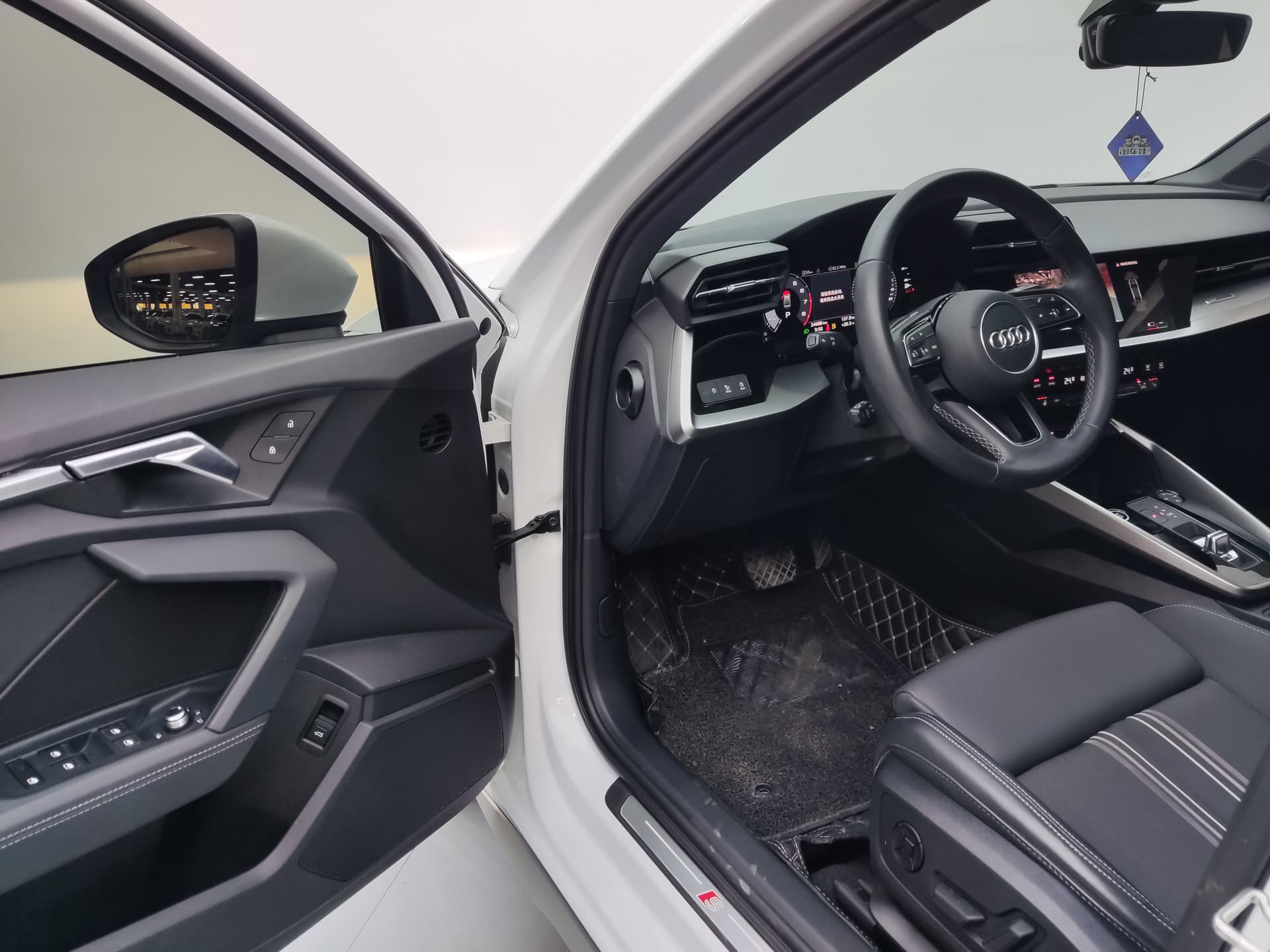 Audi A3 — 图片缩略图 9