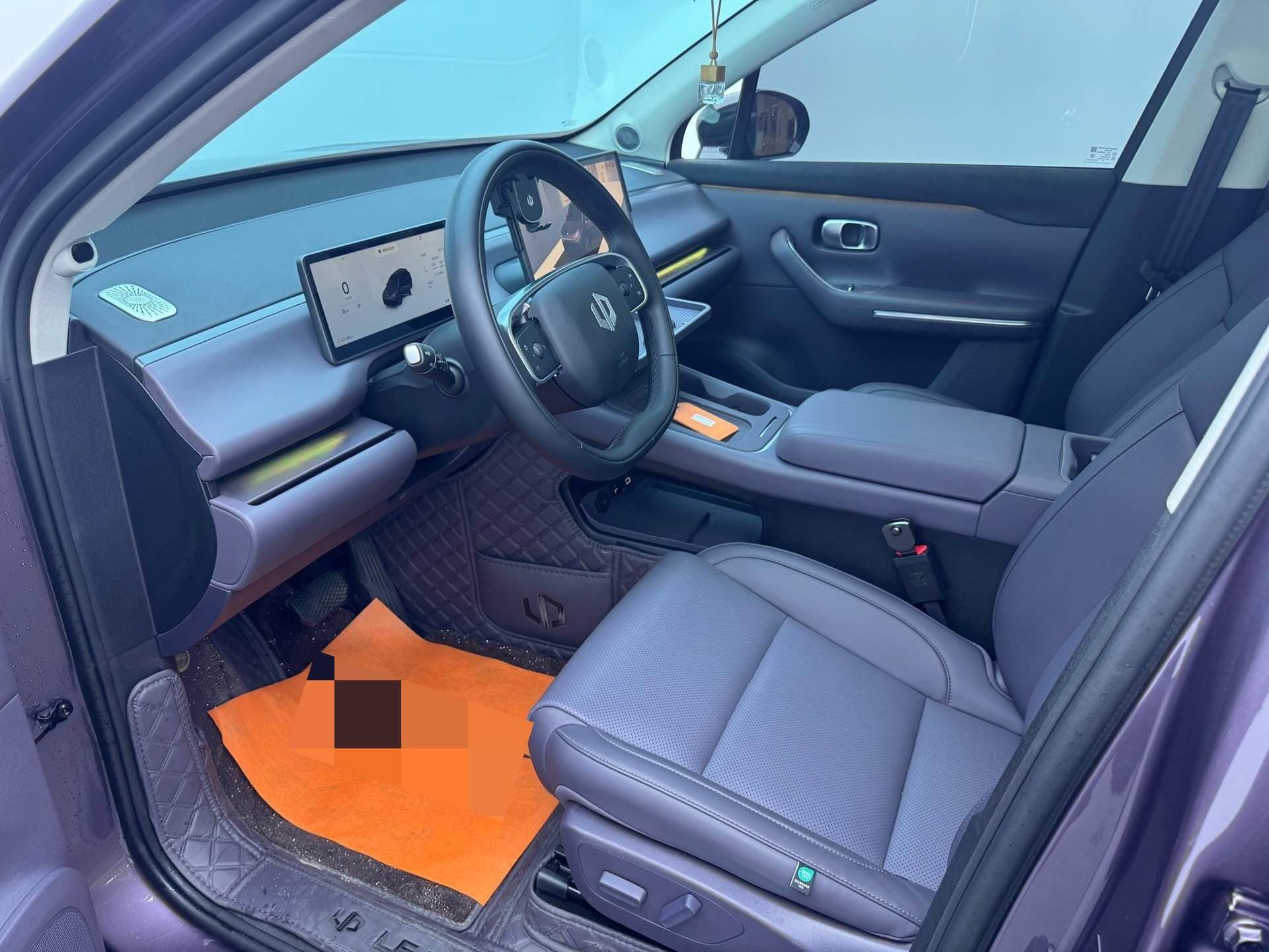 Leapmotor C10 2026 — Image thumbnails 7