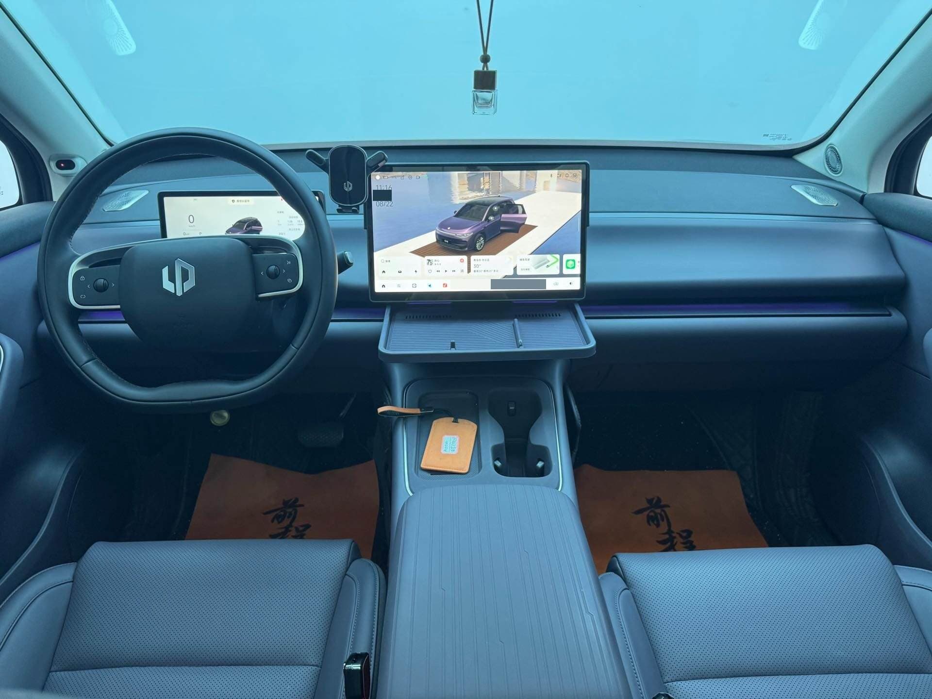 Leapmotor C10 2026 — Image thumbnails 9