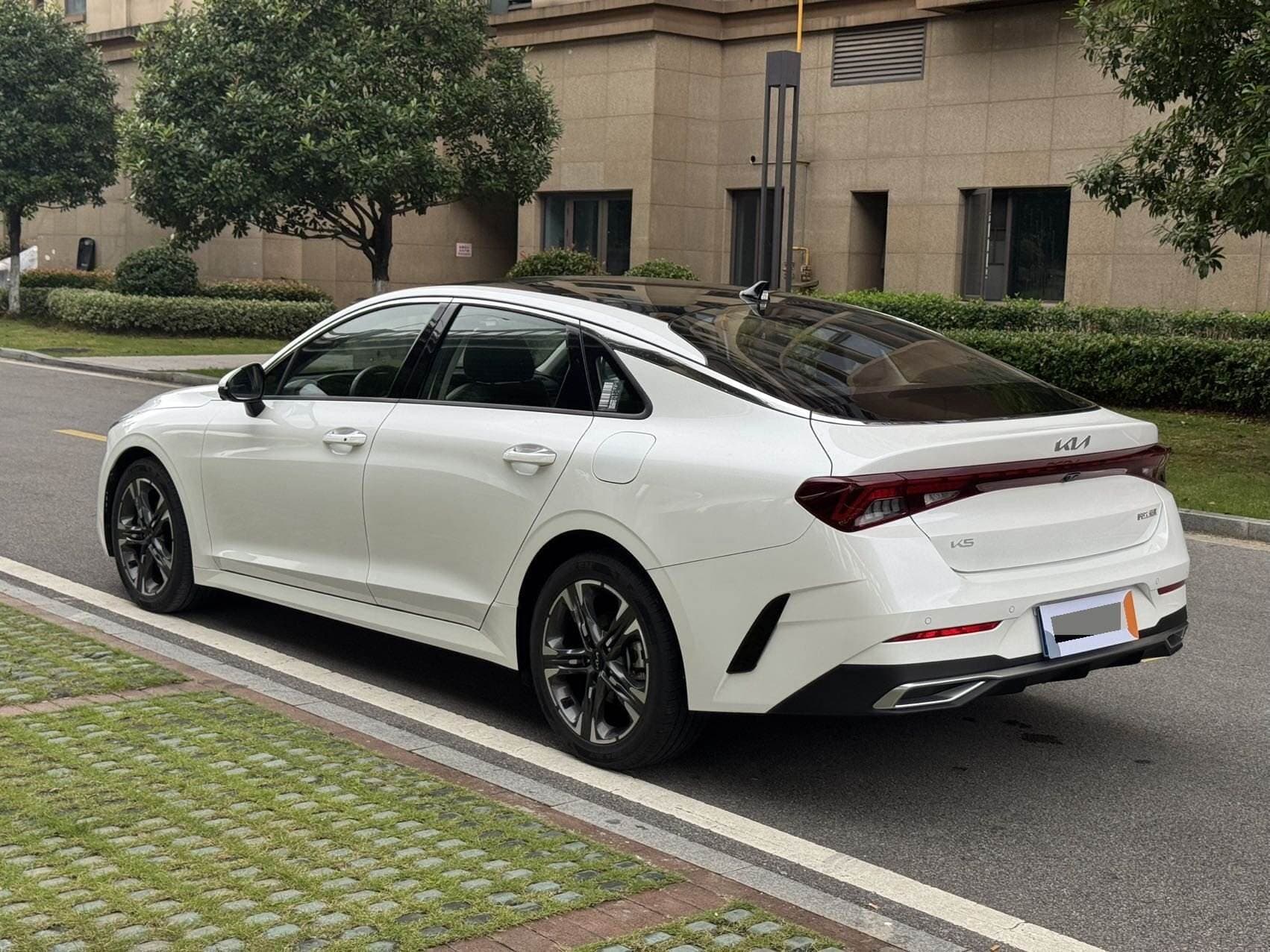 Kia K5 2025 — Миниатюры изображений 4