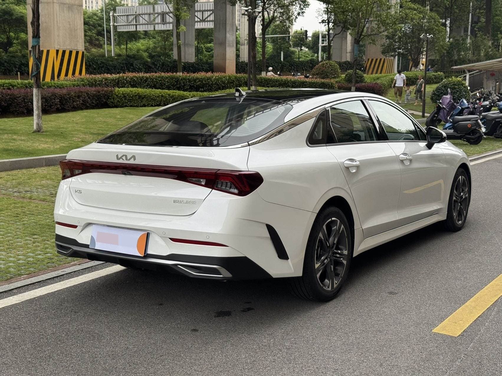 Kia K5 2025 — Миниатюры изображений 6