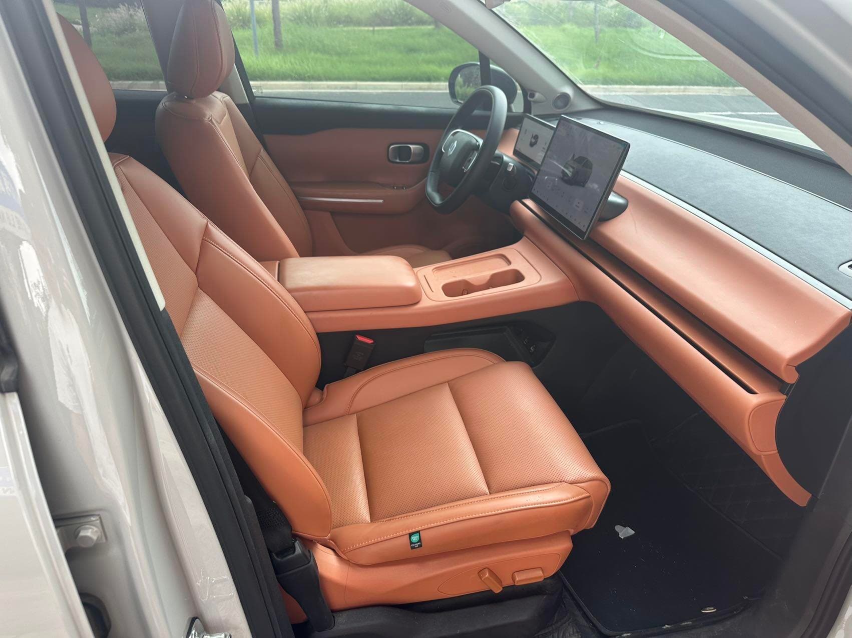 Leapmotor C10 2024 — Image thumbnails 4