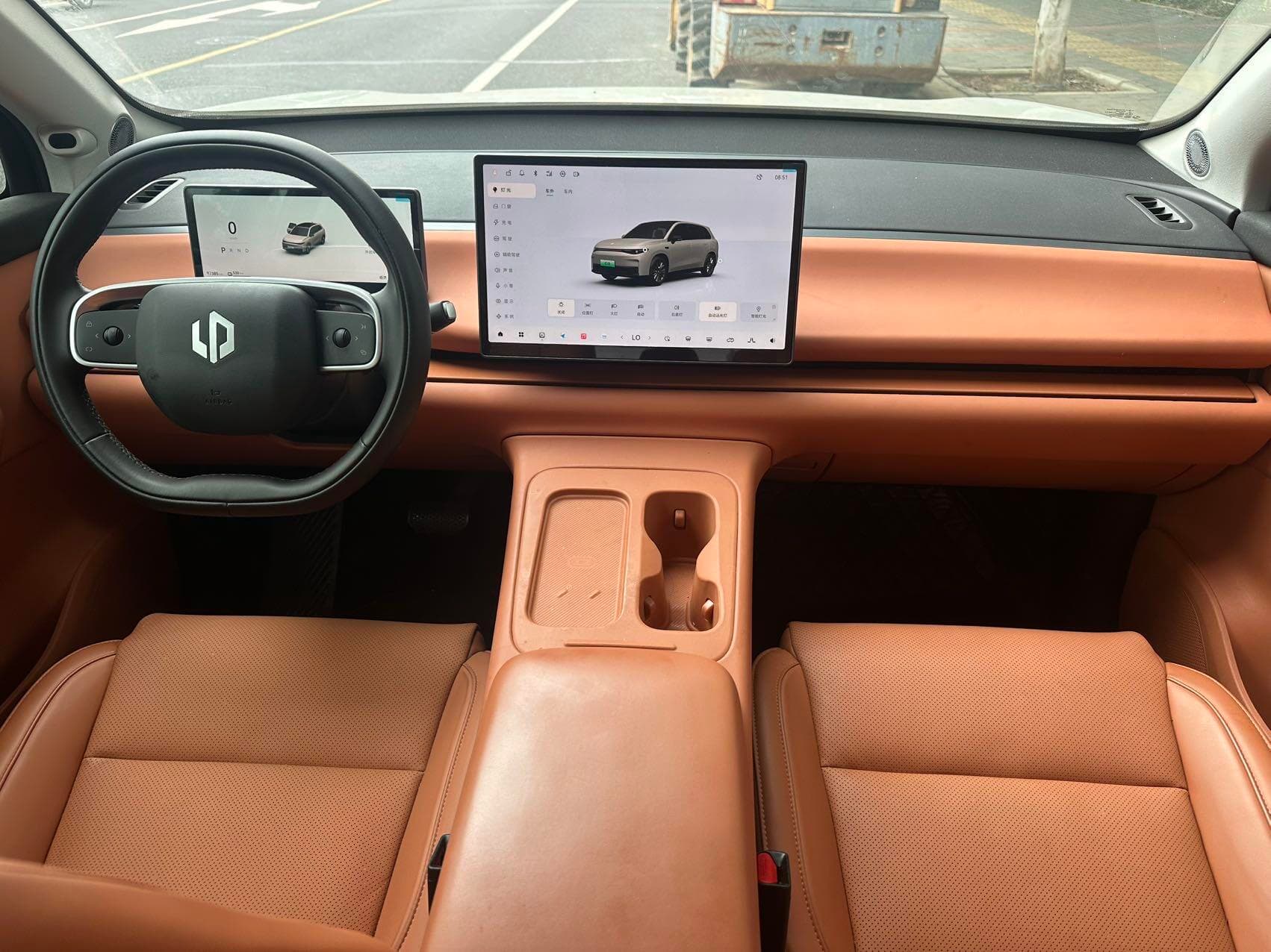 Leapmotor C10 2024 — Image thumbnails 5